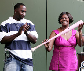 Bill Hall Mother's Day pink bat heroics for Milwaukee Brewers