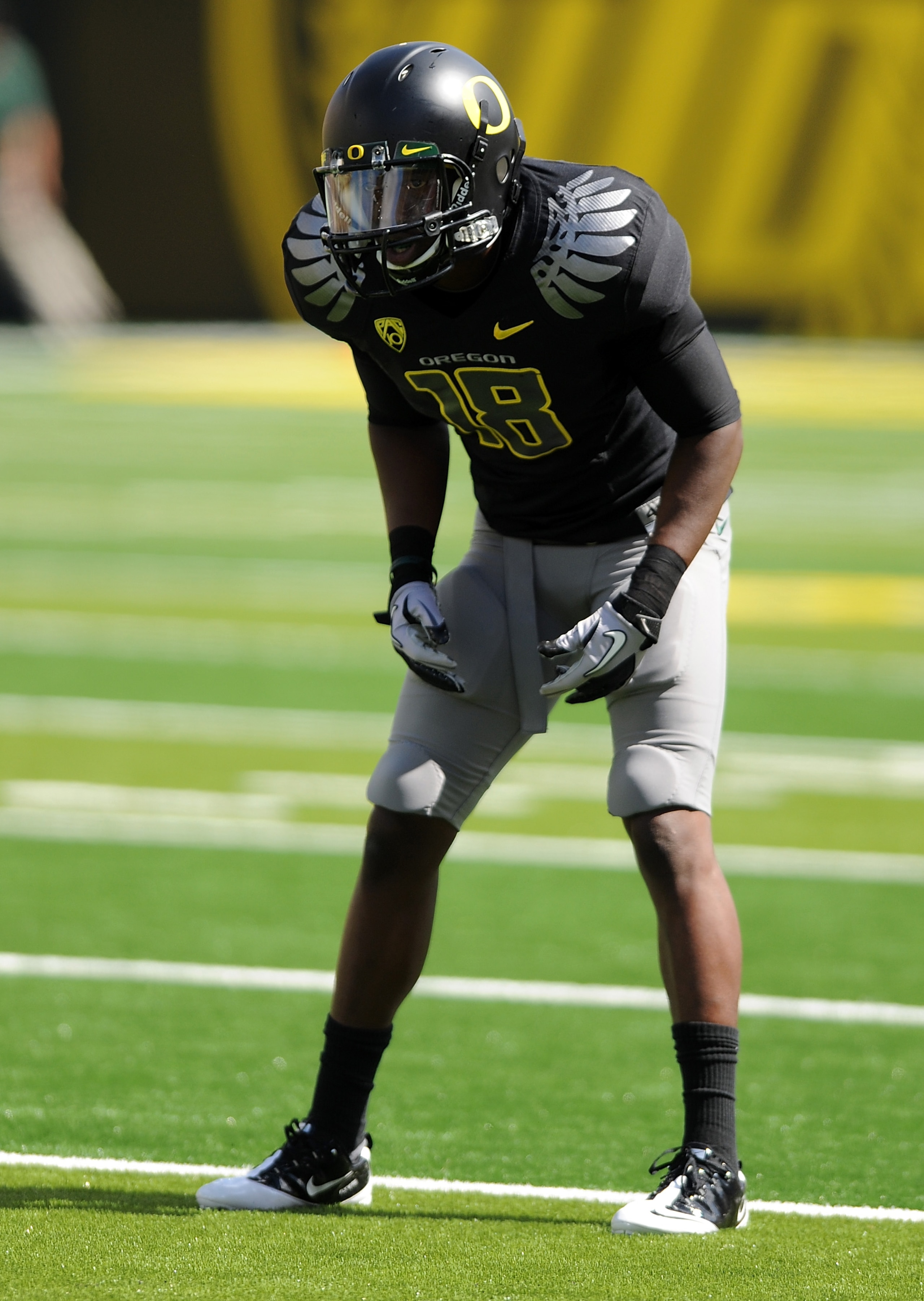 EUGENE, OR - SEPTEMBER 04: Cornerback Anthony Gildon #18 of the Oregon Ducks gets set at the line of scrimmage in the second quarter of the game against the New Mexico Lobos at Autzen Stadium on September 4, 2010 in Eugene, Oregon. Oregon won the game 72 EUGENE, OR - SEPTEMBER 04: Cornerback Anthony Gildon #18 of the Oregon Ducks gets set at the line of scrimmage in the second quarter of the game against the New Mexico Lobos at Autzen Stadium on September 4, 2010 in Eugene, Oregon. Oregon won the game 72