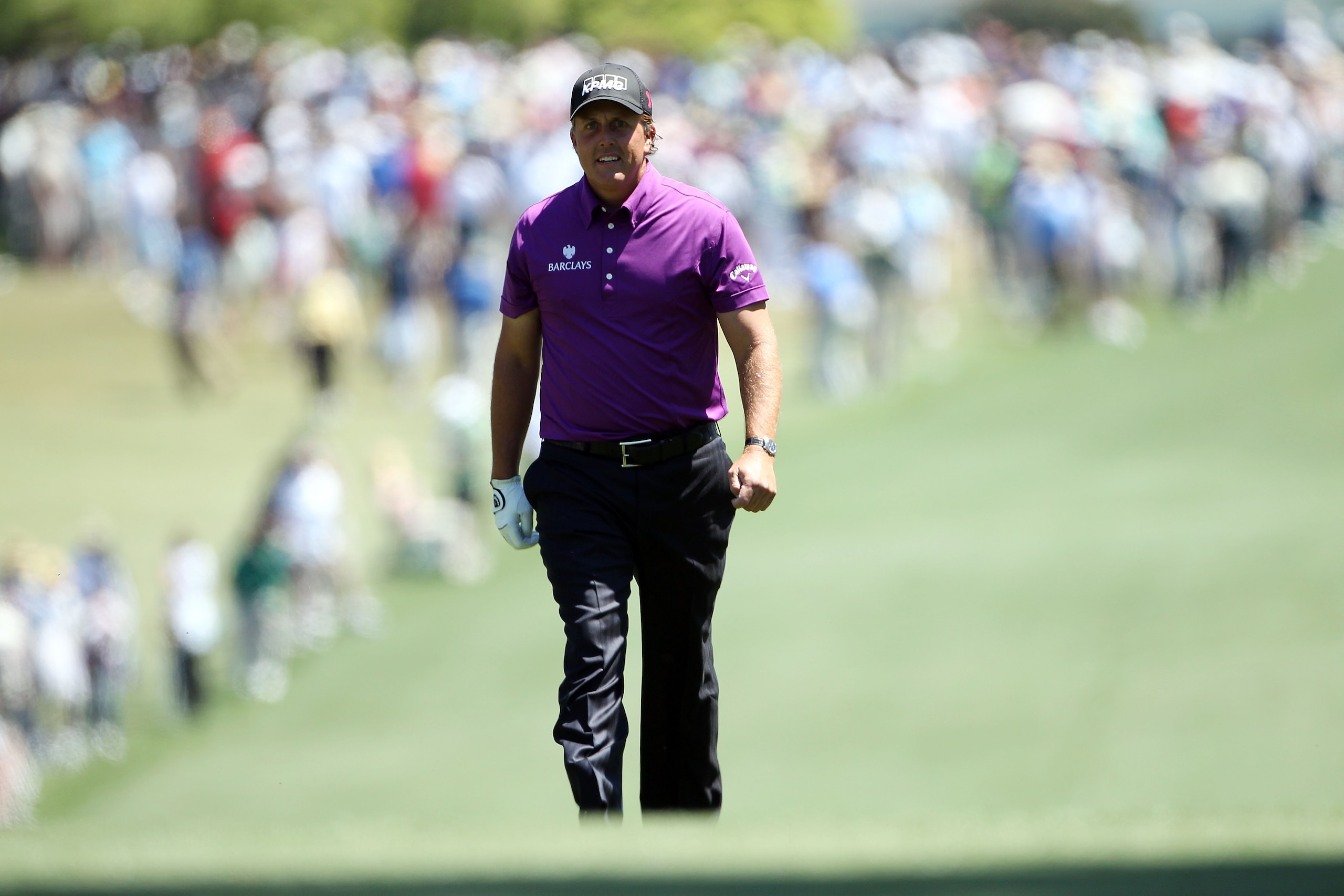 AUGUSTA, GA - APRIL 07: Phil Mickelson walks up the first hole during the first round of the 2011 Masters Tournament at Augusta National Golf Club on April 7, 2011 in Augusta, Georgia. (Photo by Andrew Redington/Getty Images) AUGUSTA, GA - APRIL 07: Phil Mickelson walks up the first hole during the first round of the 2011 Masters Tournament at Augusta National Golf Club on April 7, 2011 in Augusta, Georgia. (Photo by Andrew Redington/Getty Images)