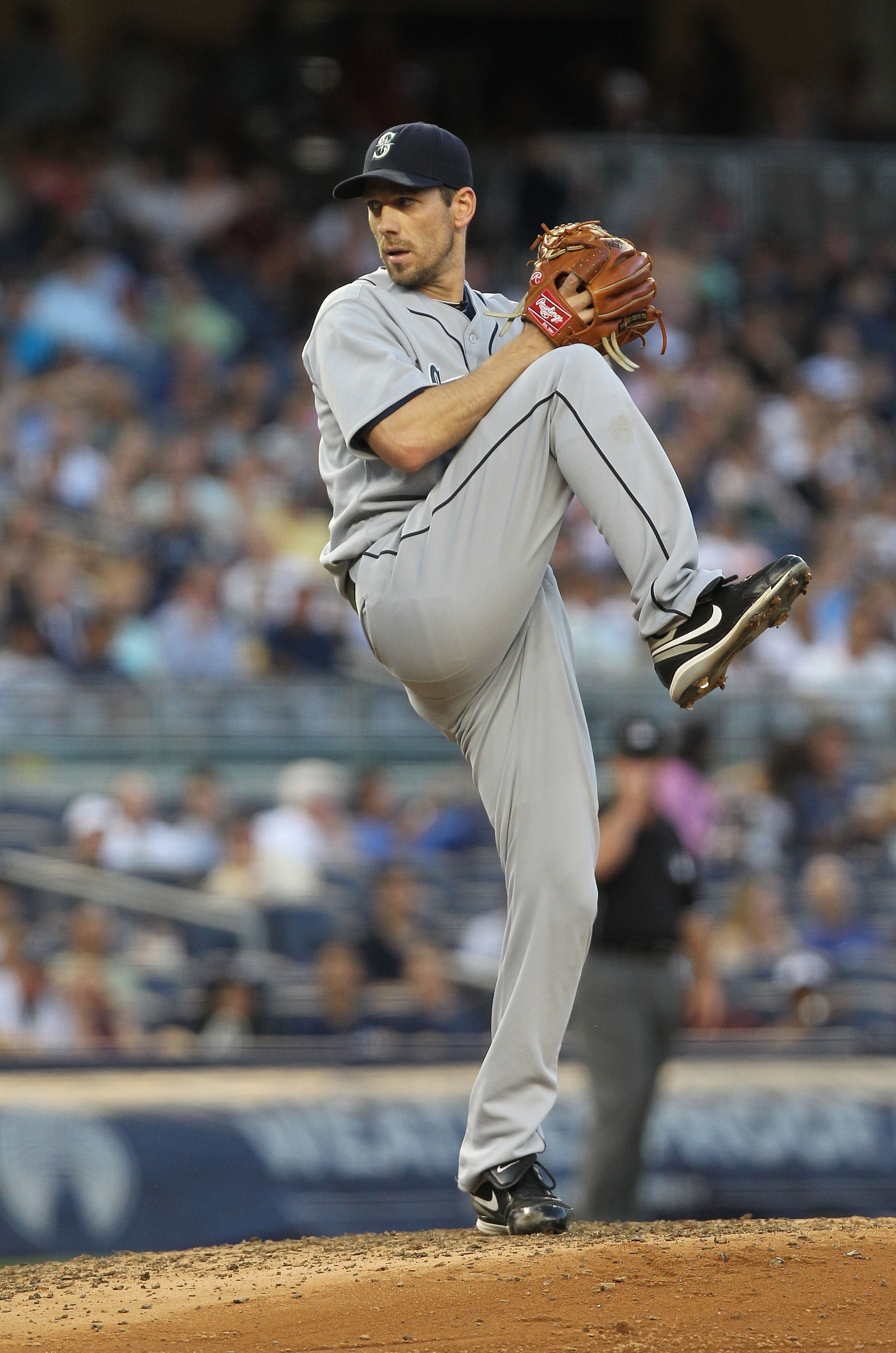 NEW YORK - JUNE 29:  Cliff Lee #36 of the Seattle Mariners pitches against the New York Yankees at Yankee Stadium on June 29, 2010 in the Bronx borough of New York City.  (Photo by Nick Laham/Getty Images)