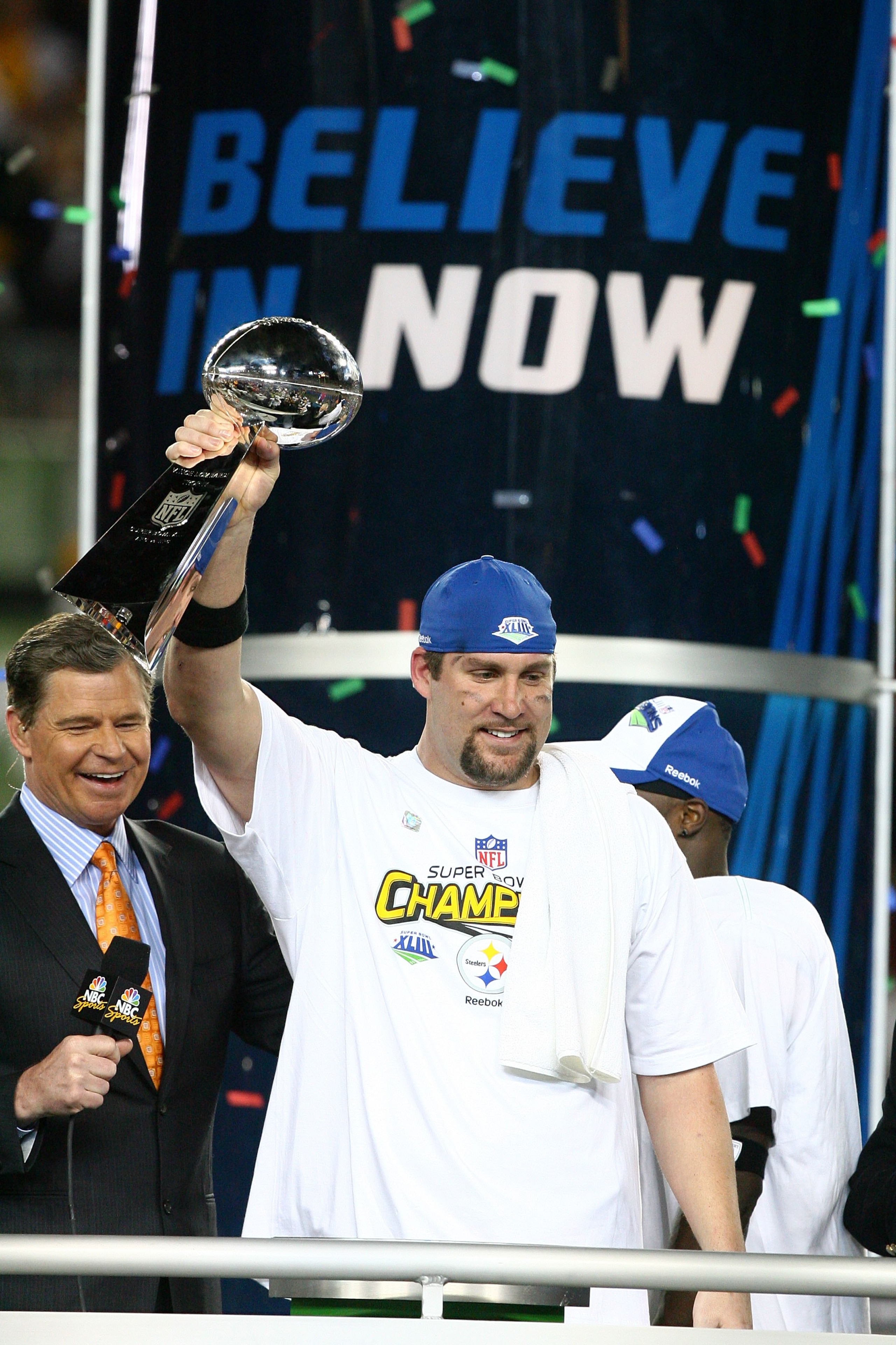 TAMPA, FL - FEBRUARY 01:  Quarterback Ben Roethlisberger #7 of the Pittsburgh Steelers celebrates with the Vince Lombardi trophy after the Steelers won 27-23 against the Arizona Cardinals during Super Bowl XLIII on February 1, 2009 at Raymond James Stadiu