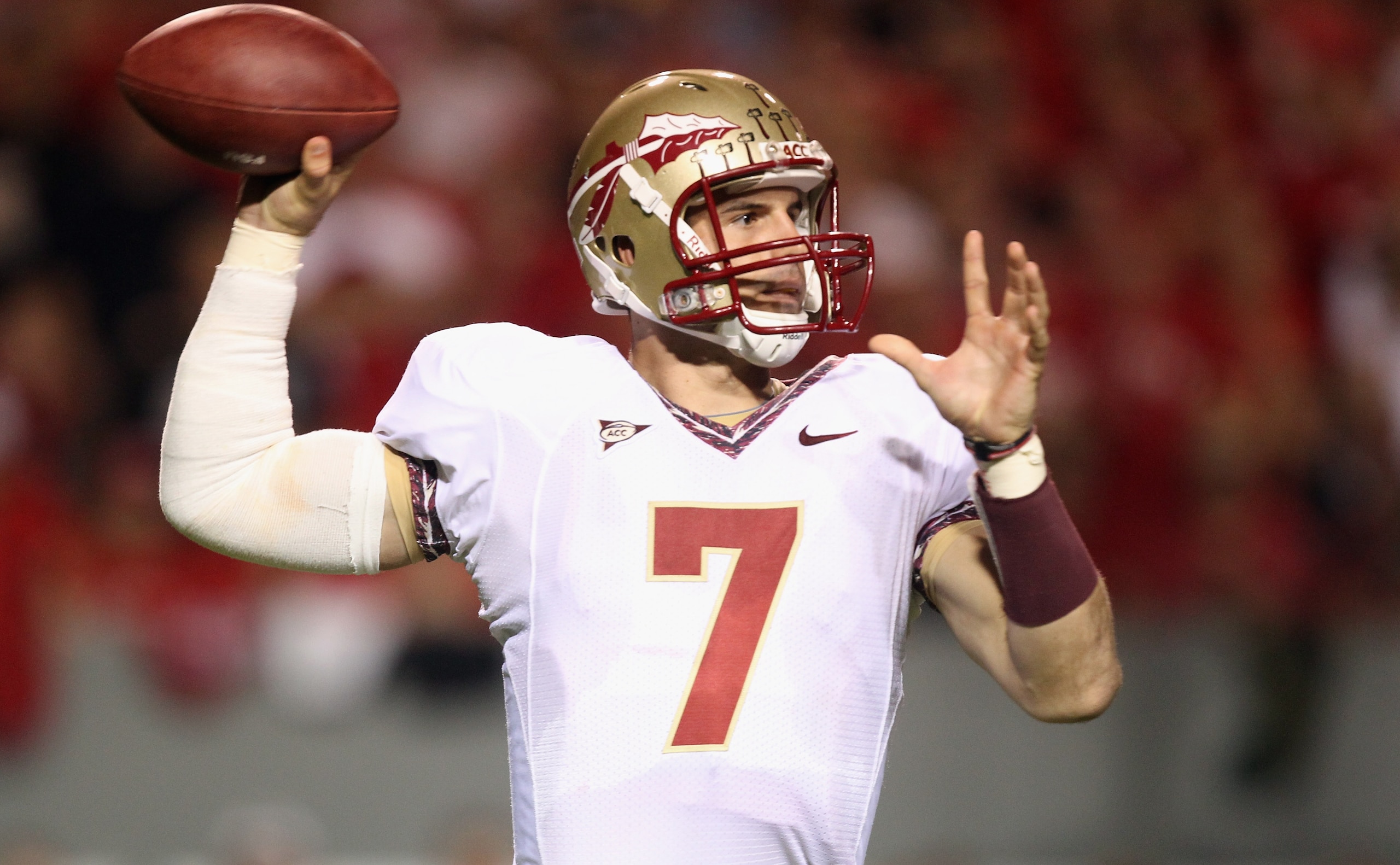 RALEIGH, NC - OCTOBER 28:  Christian Ponder #7 of the Florida State Seminoles drops back to throw a pass against the North Carolina State Wolfpack during their game at Carter-Finley Stadium on October 28, 2010 in Raleigh, North Carolina.  (Photo by Street