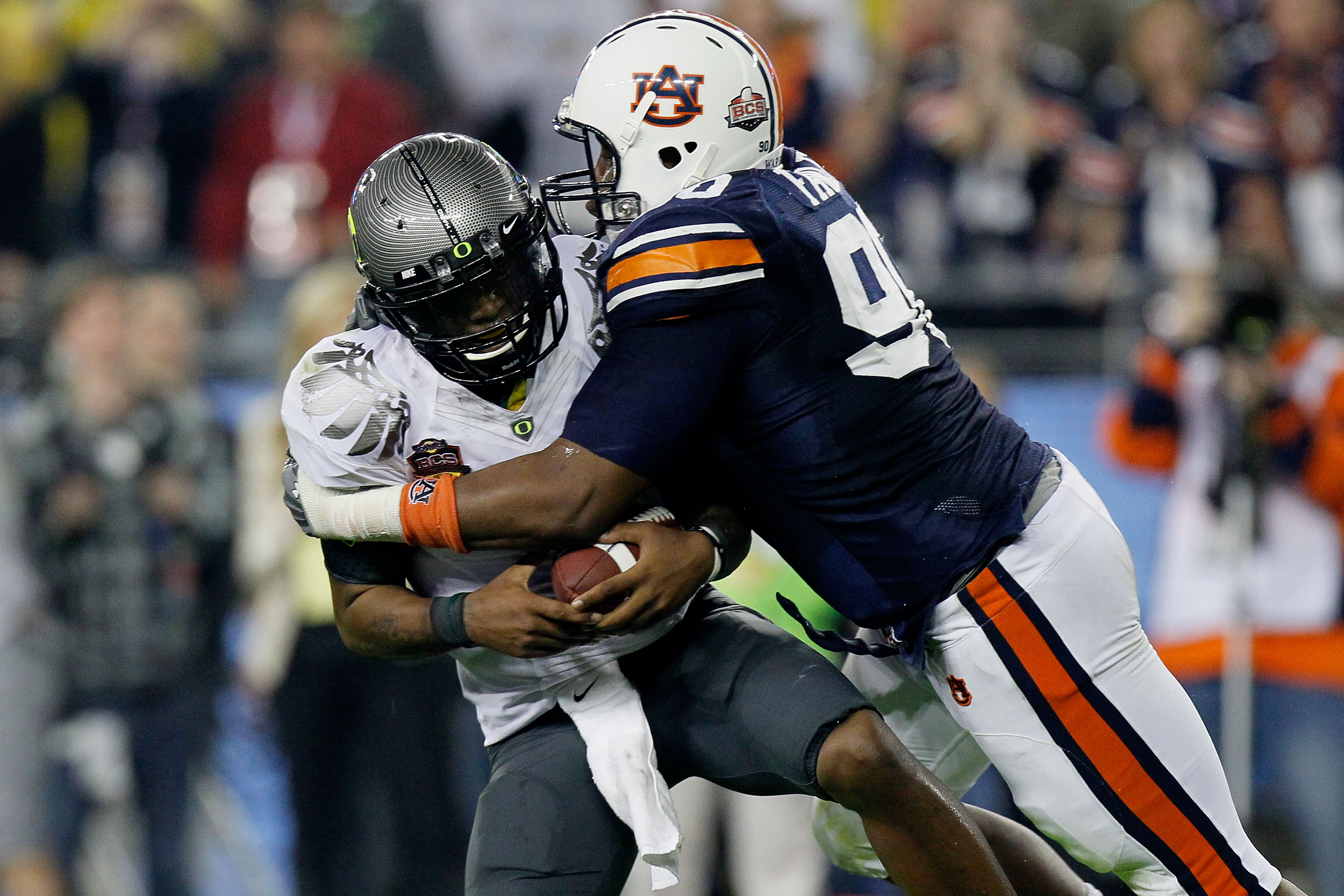 Auburn's Nick Fairley signs with Nike, reports say 