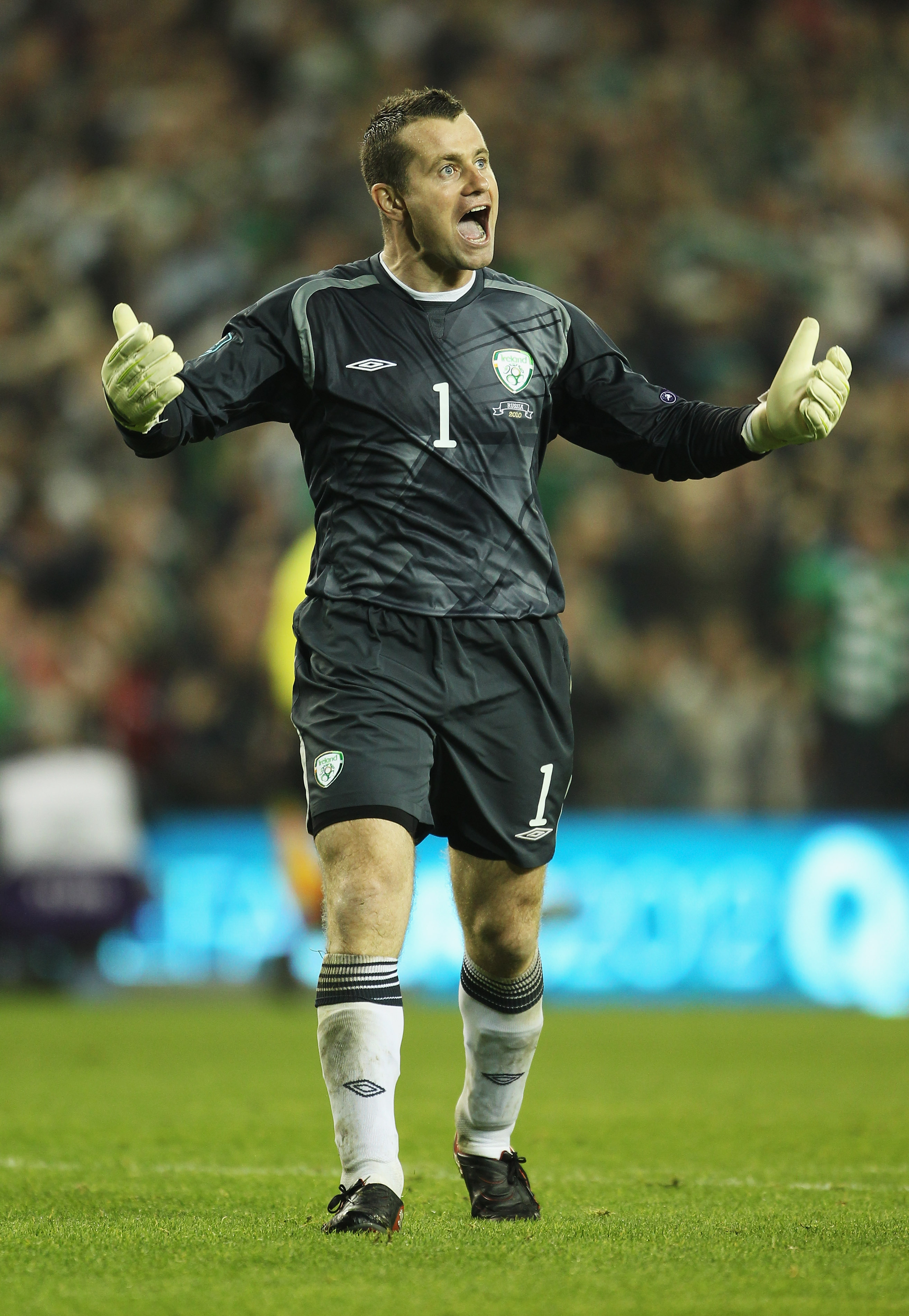 DUBLIN, IRELAND - OCTOBER 08:  Republic of Ireland goalkeeper Shay Given reacts during the EURO 2012 Qualifier Group B match between the Republic of Ireland and Russia at Lansdowne Road on October 8, 2010 in Dublin, Ireland.  (Photo by Bryn Lennon/Getty I