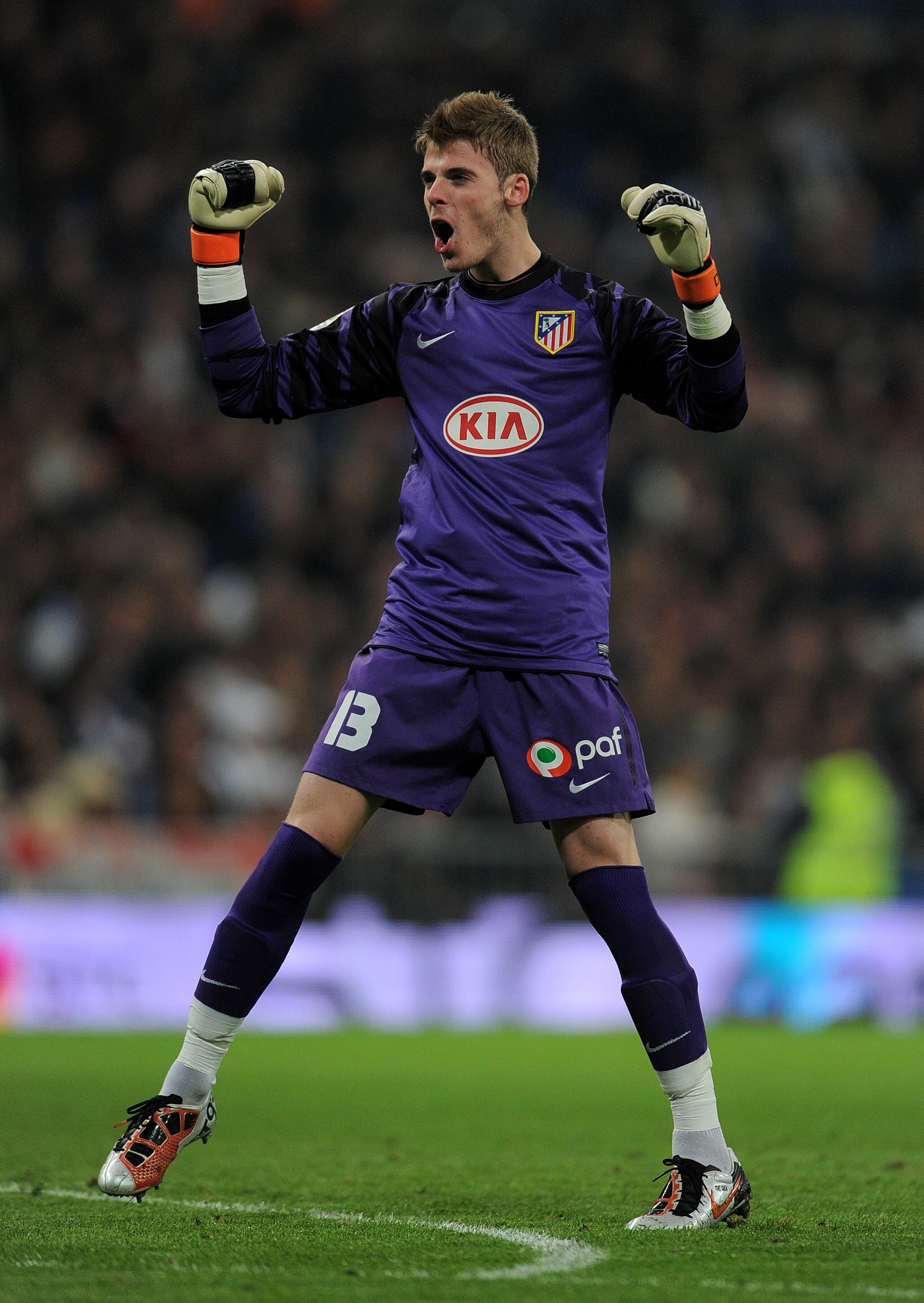 MADRID, SPAIN - JANUARY 13:  David De Gea of Atletico Madrid celebrates his sides opening goal during the quarter-final Copa del Rey first leg match between Real Madrid and Atletico Madrid at Estadio Santiago Bernabeu on January 13, 2011 in Madrid, Spain.