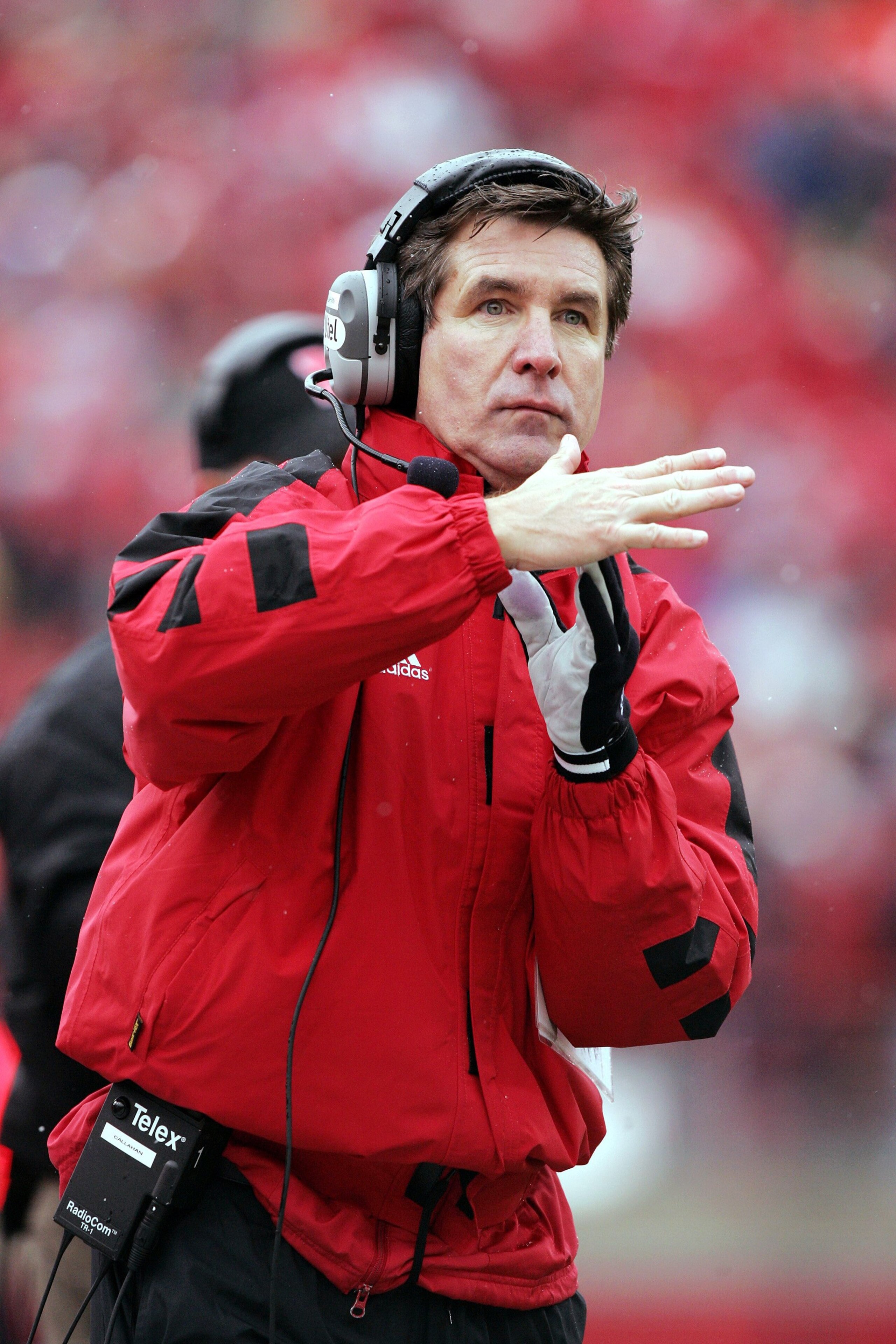 LINCOLN, NE - OCTOBER 21: Head coach Bill Callahan of the Nebraska Cornhuskers calls a timeout with 32 seconds left in the game against the Texas Longhorns on October 21, 2006 at Memorial Stadium in Lincoln, Nebraska. The Texas Longhorns defeated the Ne LINCOLN, NE - OCTOBER 21: Head coach Bill Callahan of the Nebraska Cornhuskers calls a timeout with 32 seconds left in the game against the Texas Longhorns on October 21, 2006 at Memorial Stadium in Lincoln, Nebraska. The Texas Longhorns defeated the Ne