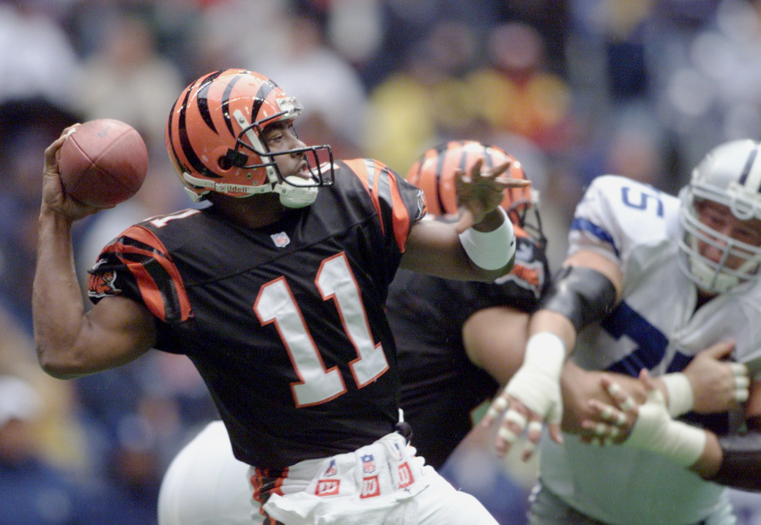 12 Nov 2000:  Quarterback Akili Smith #11 of the Cincinnati Bengalsin action during the second half of Sunday's game against the Dallas Cowboys at Texas Stadium in Irving, Texas. DIGITAL IMAGE. Mandatory Credit: Jamie Squire/ALLSPORT