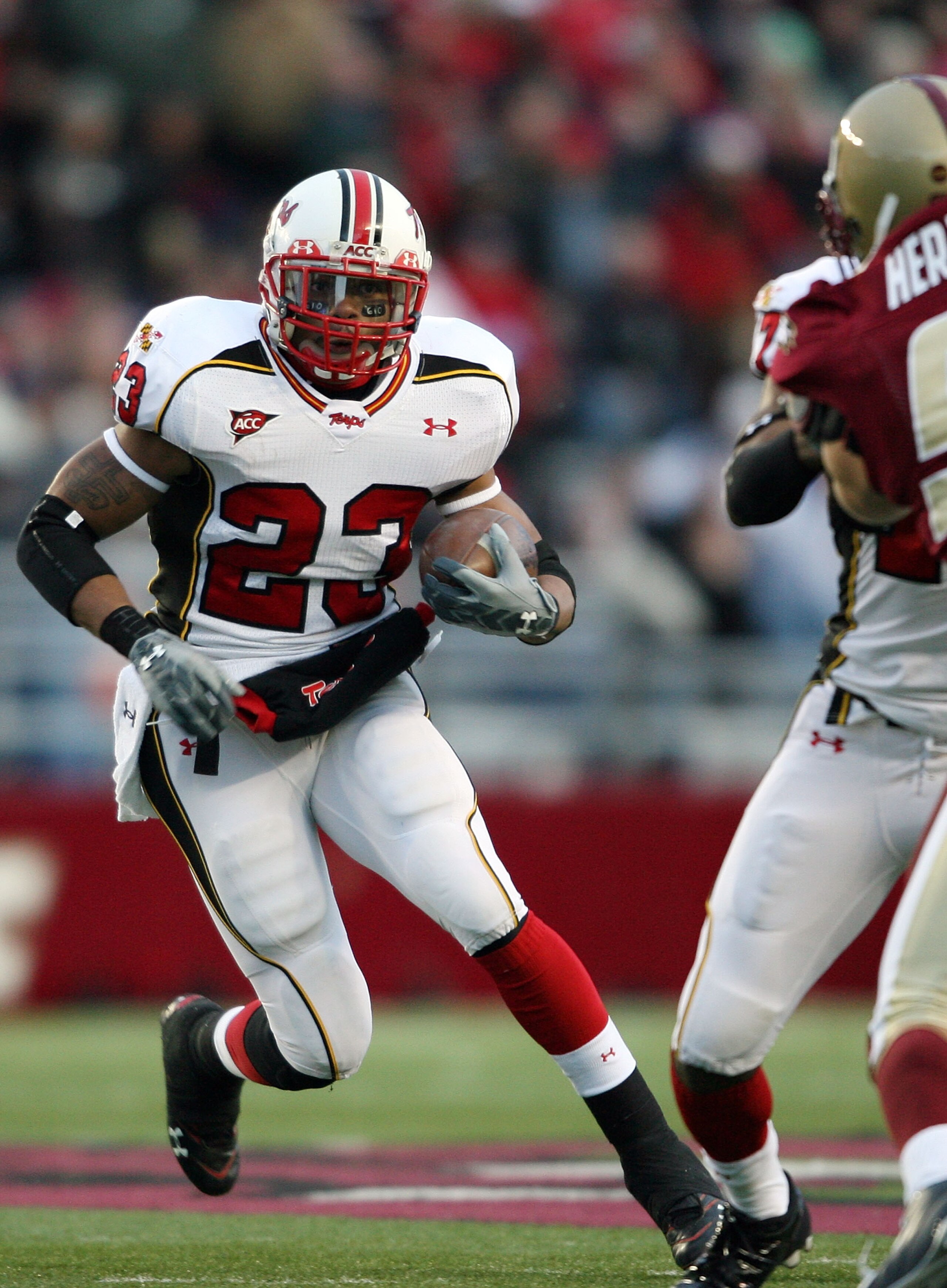 CHESTNUT HILL, MA - NOVEMBER 29:  Da'Rel Scott #23 of the Maryland Terrapins carries the ball in the first half against the Boston College Eagles on November 29, 2008 at Alumni Stadium in Chestnut Hill, Massachusetts.  (Photo by Elsa/Getty Images)