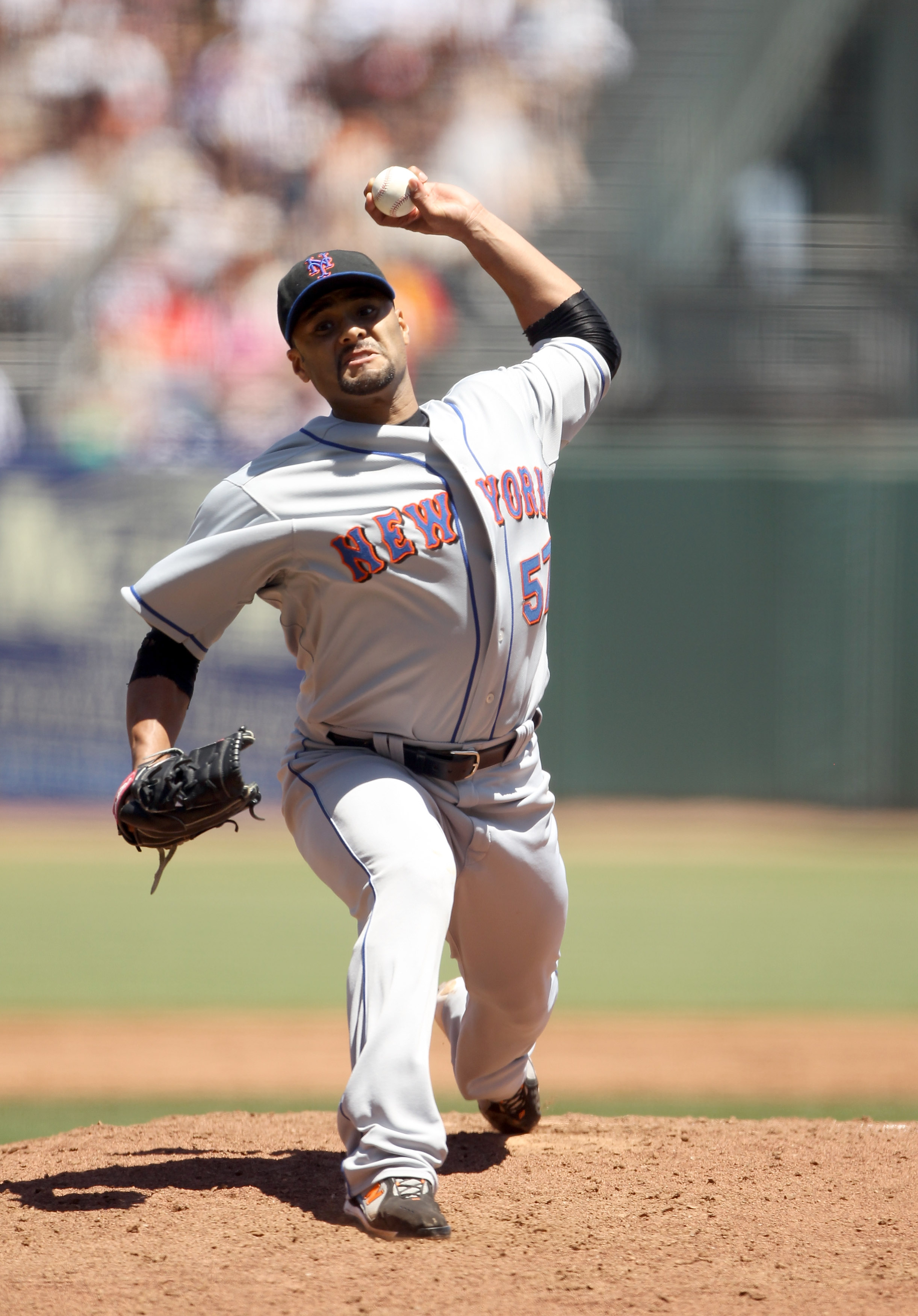 SAN FRANCISCO - JULY 18:  Johan Santana #57 of the New York Mets pitches against the San Francisco Giants at AT&T Park on July 18, 2010 in San Francisco, California.  (Photo by Ezra Shaw/Getty Images)