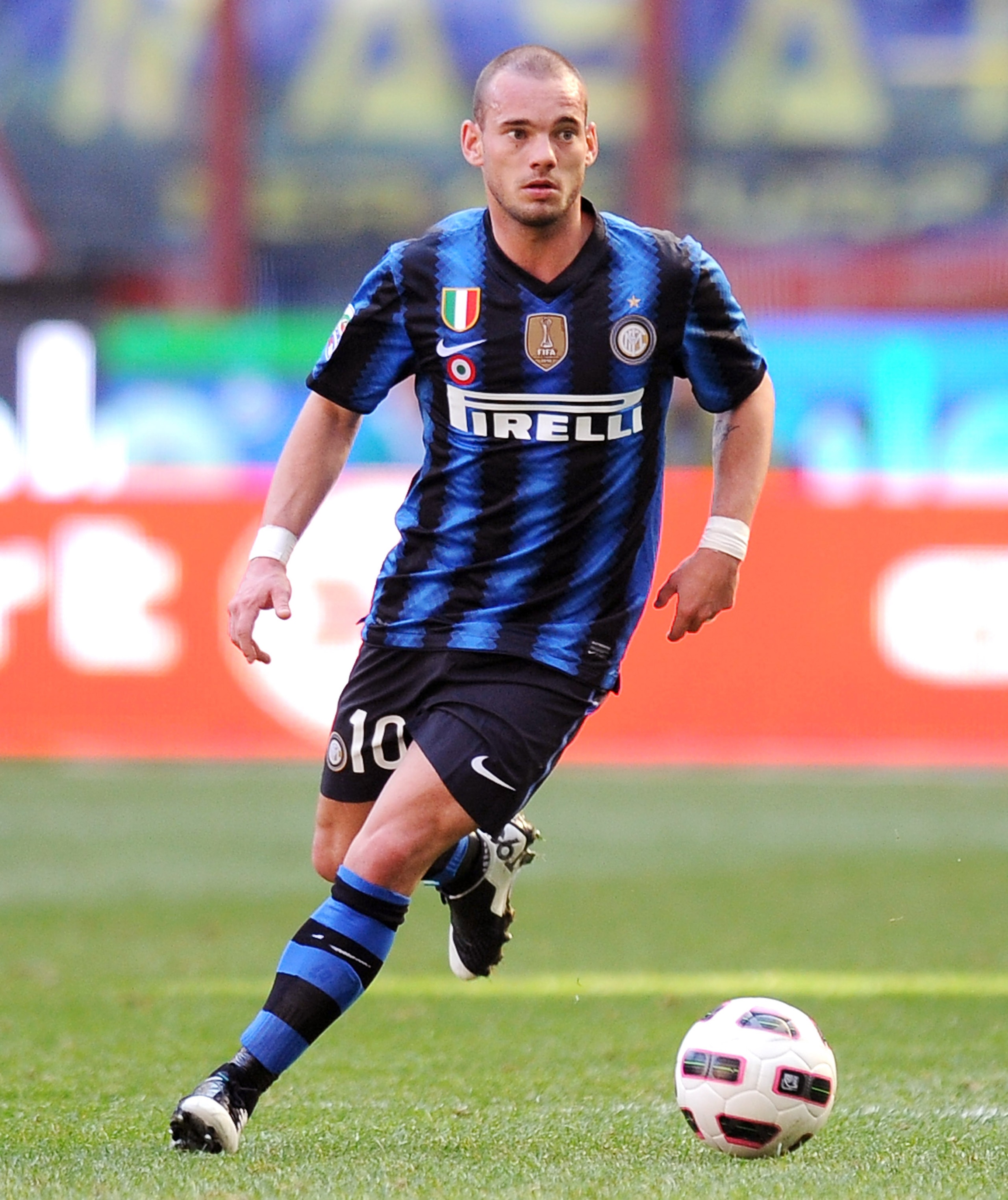 MILAN, ITALY - MARCH 20: Wesley Sneijder of Inter Milan in action during the Serie A match between FC Internazionale Milano and Lecce at Stadio Giuseppe Meazza on March 20, 2011 in Milan, Italy. (Photo by Tullio M. Puglia/Getty Images) MILAN, ITALY - MARCH 20: Wesley Sneijder of Inter Milan in action during the Serie A match between FC Internazionale Milano and Lecce at Stadio Giuseppe Meazza on March 20, 2011 in Milan, Italy. (Photo by Tullio M. Puglia/Getty Images)