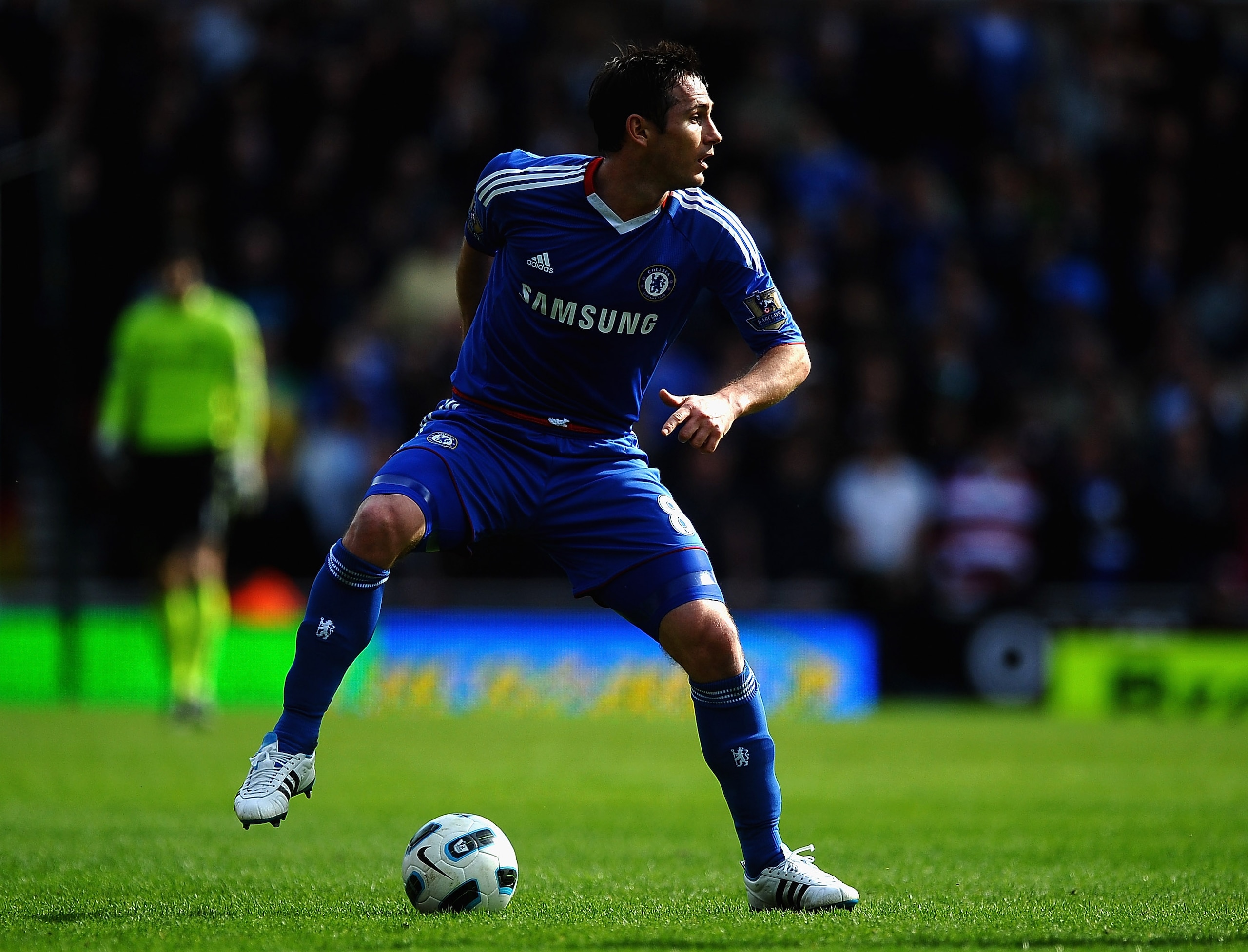 STOKE ON TRENT, ENGLAND - APRIL 02: Frank Lampard of Chelsea in action during the Barclays Premier League match between Stoke City and Chelsea at Britannia Stadium on April 2, 2011 in Stoke on Trent, England. (Photo by Laurence Griffiths/Getty Images) STOKE ON TRENT, ENGLAND - APRIL 02: Frank Lampard of Chelsea in action during the Barclays Premier League match between Stoke City and Chelsea at Britannia Stadium on April 2, 2011 in Stoke on Trent, England. (Photo by Laurence Griffiths/Getty Images)