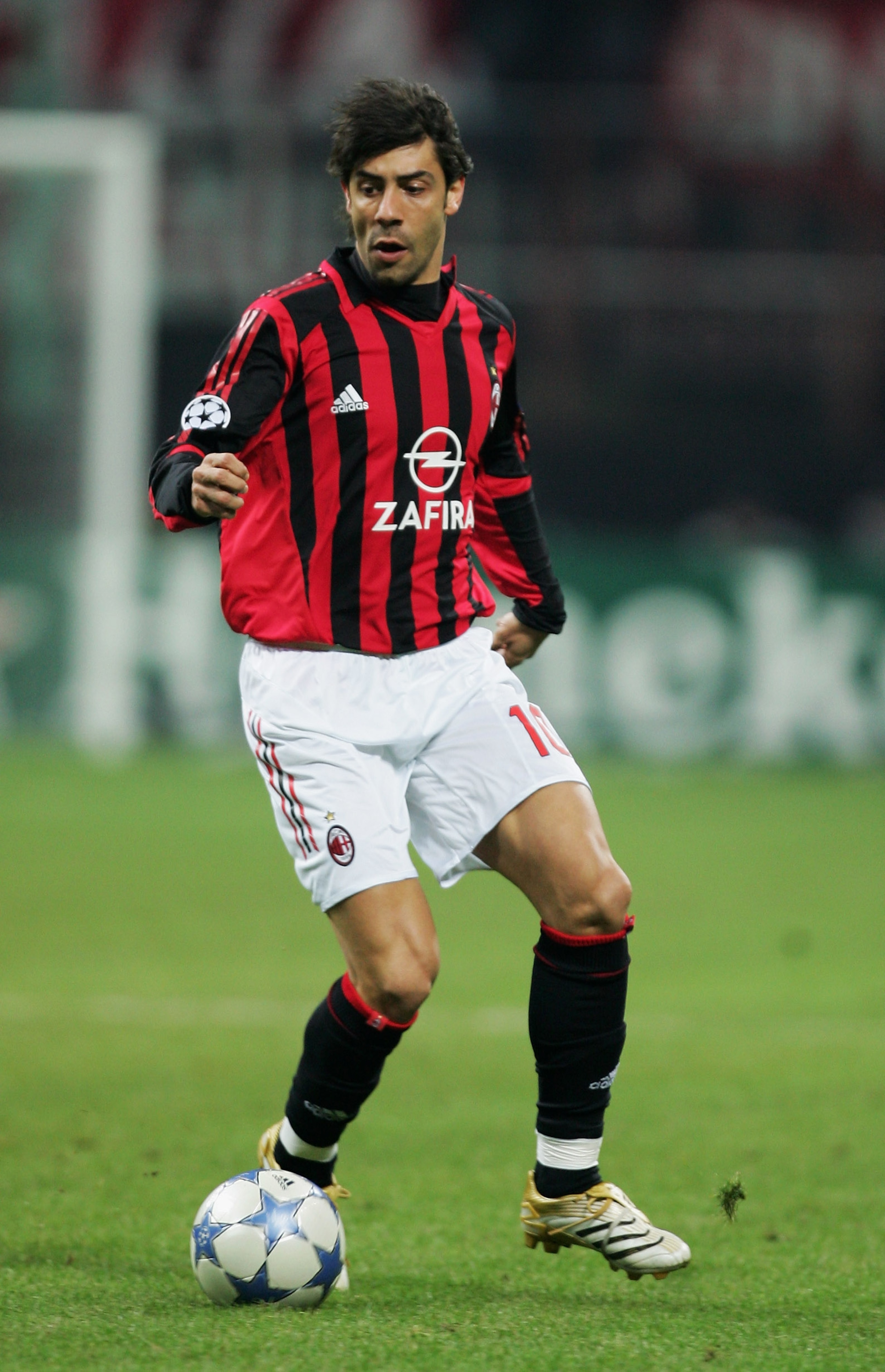 MILAN, ITALY - MARCH 08: Rui Costa of AC Mila in action during the First Knock-Out Round Second Leg match between AC Milan and Bayern Munich at the San Siro on March 8, 2006 in Milan, Italy. (Photo by Laurence Griffiths/Getty Images) MILAN, ITALY - MARCH 08: Rui Costa of AC Mila in action during the First Knock-Out Round Second Leg match between AC Milan and Bayern Munich at the San Siro on March 8, 2006 in Milan, Italy. (Photo by Laurence Griffiths/Getty Images)
