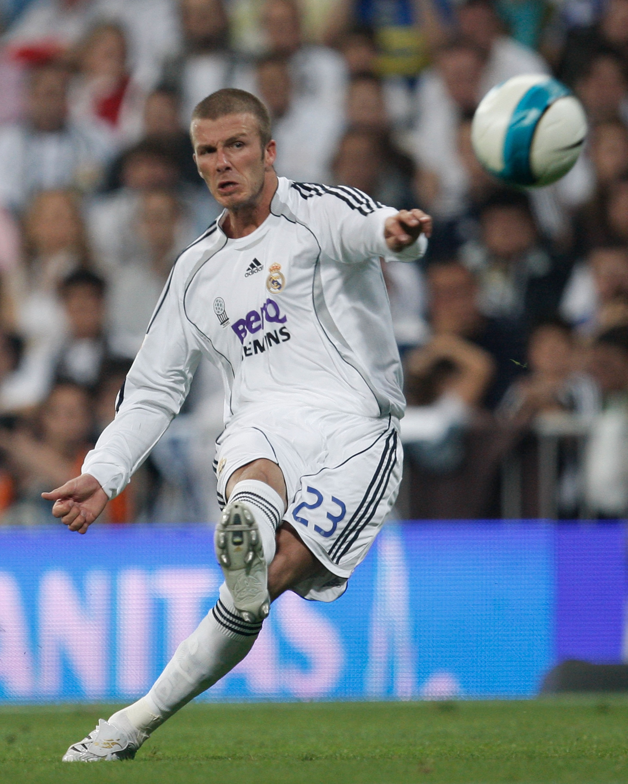 MADRID, SPAIN - JUNE 17: David Beckham of Real Madrid takes a free kick during the Primera Liga match between Real Madrid and Mallorca at the Santiago Bernabeu stadium on June 17, 2007 in Madrid, Spain. (Photo by Denis Doyle/Getty Images) MADRID, SPAIN - JUNE 17: David Beckham of Real Madrid takes a free kick during the Primera Liga match between Real Madrid and Mallorca at the Santiago Bernabeu stadium on June 17, 2007 in Madrid, Spain. (Photo by Denis Doyle/Getty Images)