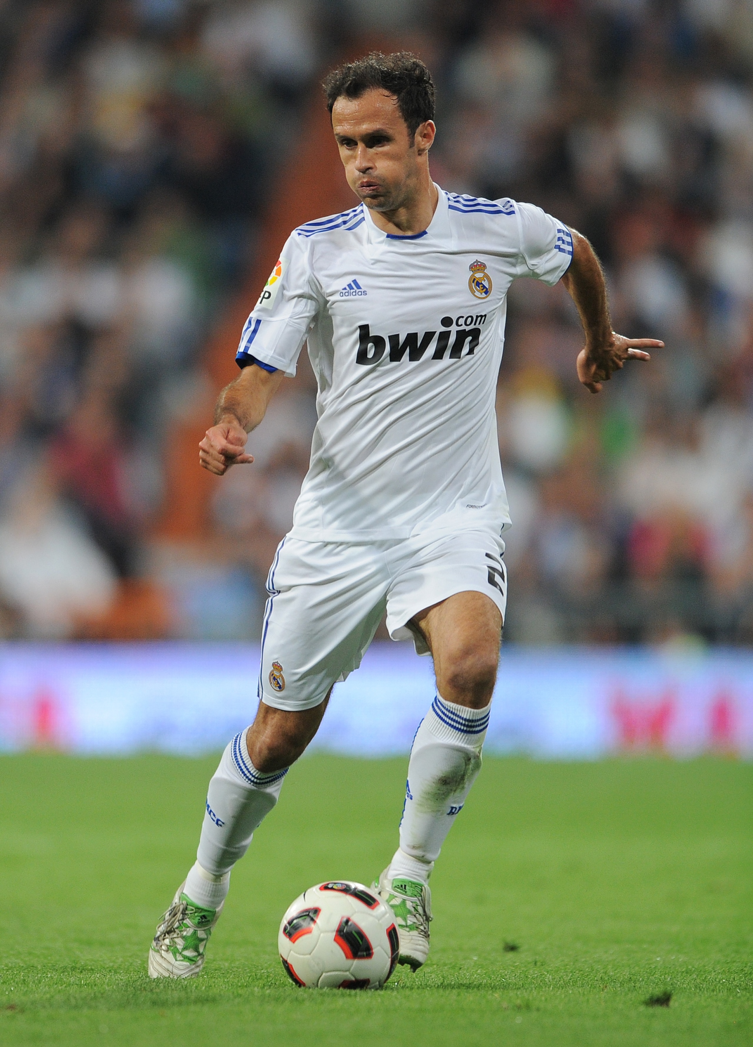 MADRID, SPAIN - APRIL 16: Ricardo Carvalho of Real Madrid runs with the ball during the la Liga match between Real Madrid and Barcelona at Estadio Santiago Bernabeu on April 16, 2011 in Madrid, Spain. (Photo by Jasper Juinen/Getty Images) MADRID, SPAIN - APRIL 16: Ricardo Carvalho of Real Madrid runs with the ball during the la Liga match between Real Madrid and Barcelona at Estadio Santiago Bernabeu on April 16, 2011 in Madrid, Spain. (Photo by Jasper Juinen/Getty Images)