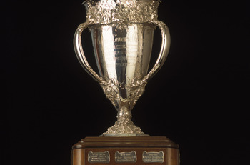 nhl rookie of the year trophy