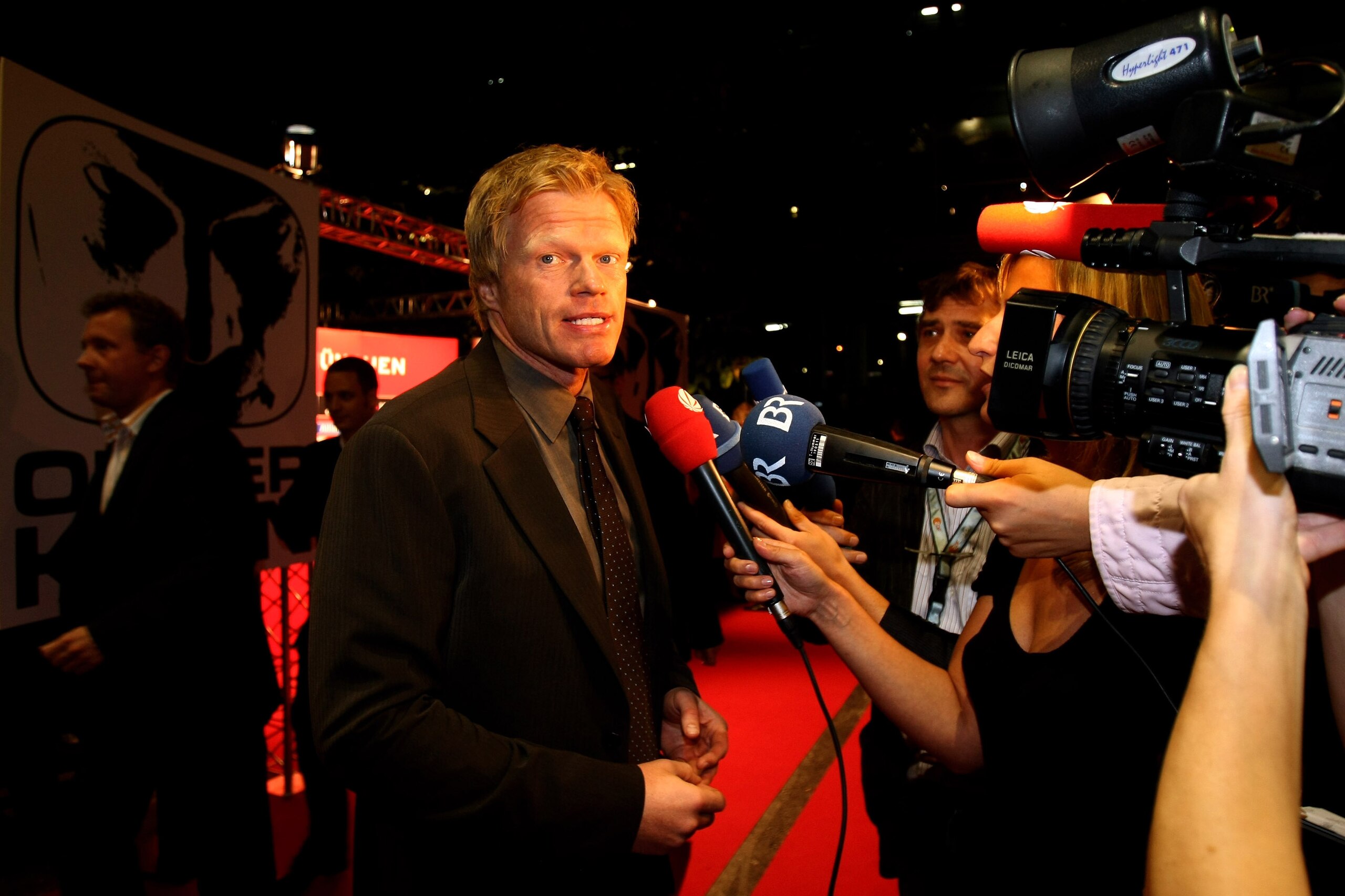 MUNICH, GERMANY - SEPTEMBER 02: (FREE FOR EDITORIAL USE - NO SALES) Retired footballer Oliver Kahn arrives at the Oliver Kahn Farewell Gala at the German Theater tent September 2, 2008 in Munich, Germany. (Photo by Alexander Hassenstein/Getty Images for MUNICH, GERMANY - SEPTEMBER 02: (FREE FOR EDITORIAL USE - NO SALES) Retired footballer Oliver Kahn arrives at the Oliver Kahn Farewell Gala at the German Theater tent September 2, 2008 in Munich, Germany. (Photo by Alexander Hassenstein/Getty Images for