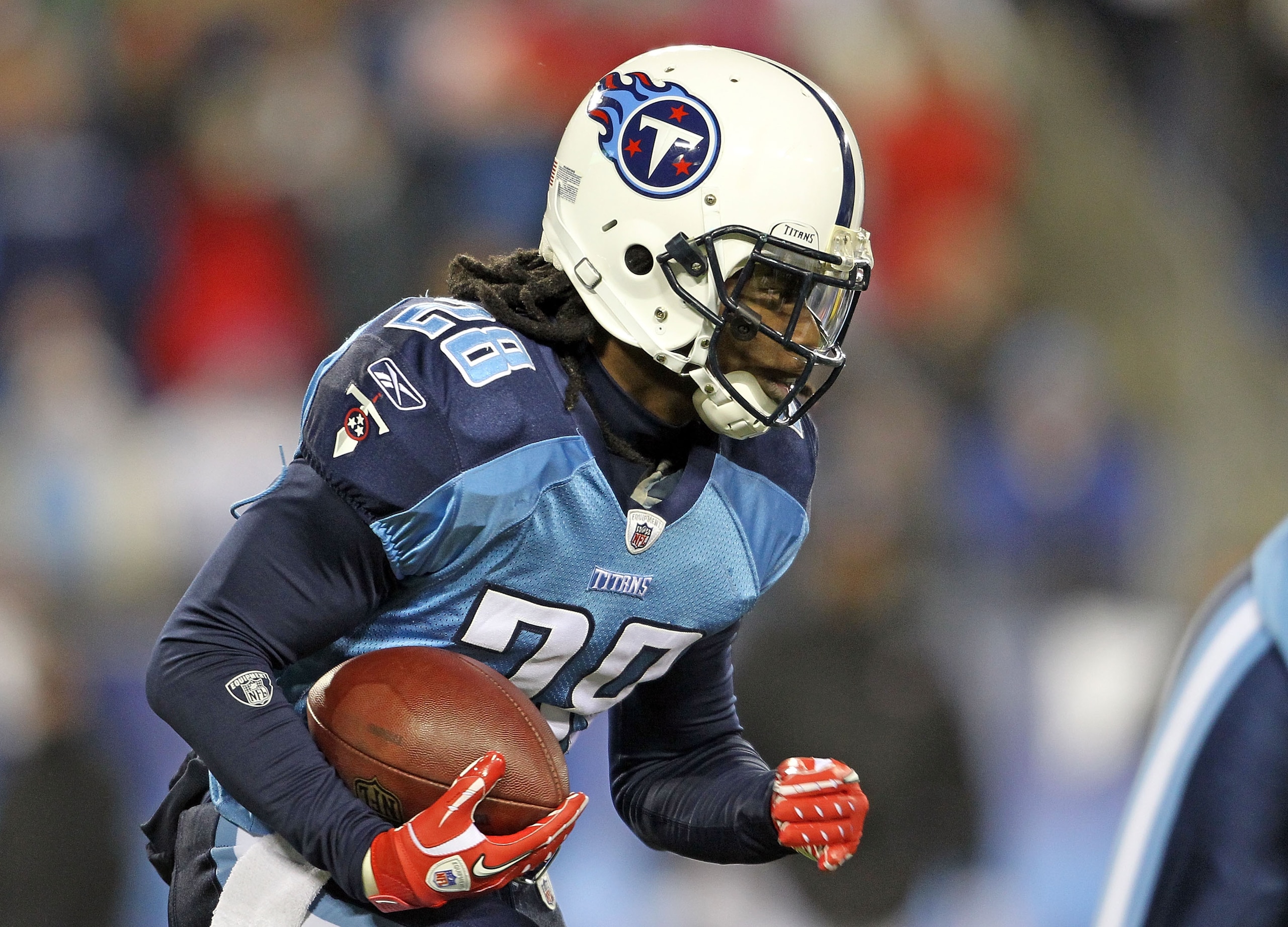 NASHVILLE, TN - DECEMBER 09:  Chris Johnson #28 of the Tennessee Titans runs with the ball against the Indianapolis Colts during the NFL game at LP Field on December 9, 2010 in Nashville, Tennessee.  (Photo by Andy Lyons/Getty Images)