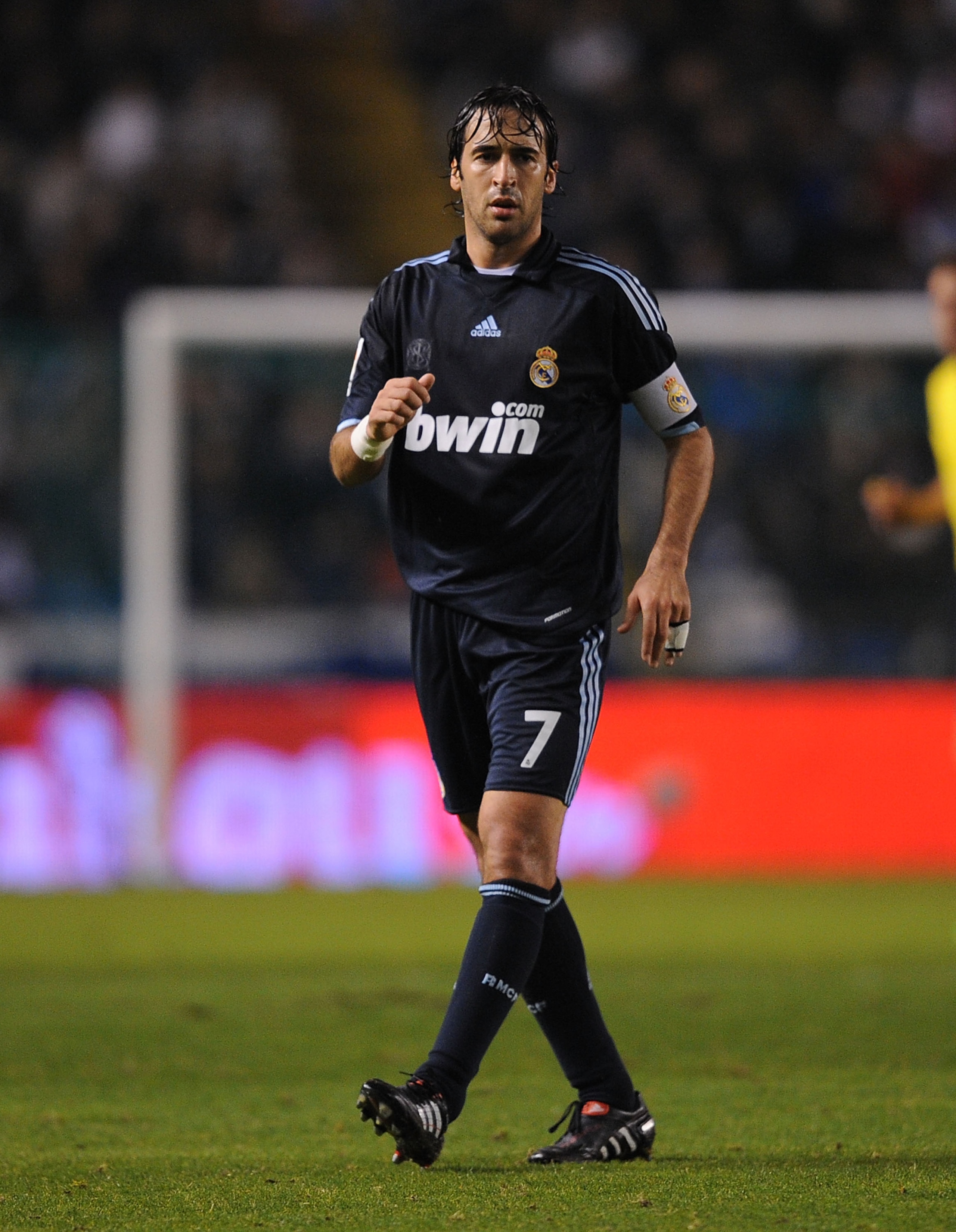 LA CORUNA, SPAIN - JANUARY 30: Raul Gonzalez of Real Madrid during the La Liga match between Real Madrid and Deportivo La Coruna at the Riazor Stadium on January 30, 2010 in La Coruna, Spain. (Photo by Denis Doyle/Getty Images) LA CORUNA, SPAIN - JANUARY 30: Raul Gonzalez of Real Madrid during the La Liga match between Real Madrid and Deportivo La Coruna at the Riazor Stadium on January 30, 2010 in La Coruna, Spain. (Photo by Denis Doyle/Getty Images)