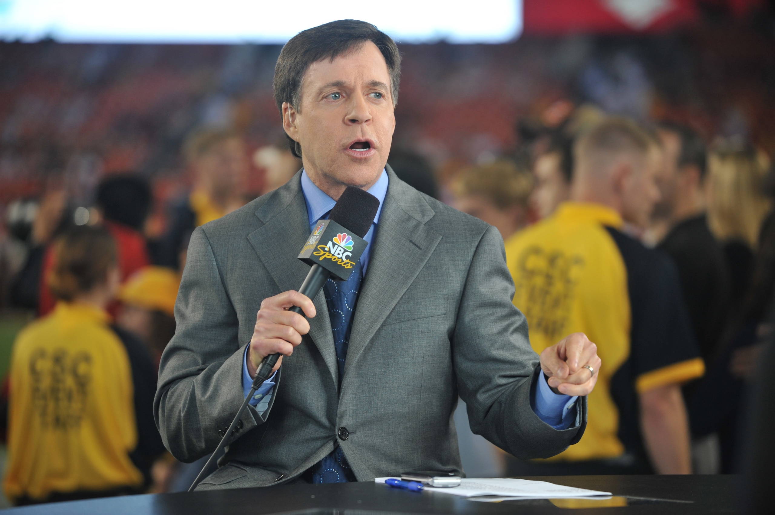 LANDOVER - SEPTEMBER 12: Bob Costas broadcasts before the NFL season opener between the Washington Redskins and the against the Dallas Cowboys at FedExField on September 12, 2010 in Landover, Maryland. The Redskins defeated the Cowboys 13-7. (Photo by La LANDOVER - SEPTEMBER 12: Bob Costas broadcasts before the NFL season opener between the Washington Redskins and the against the Dallas Cowboys at FedExField on September 12, 2010 in Landover, Maryland. The Redskins defeated the Cowboys 13-7. (Photo by La