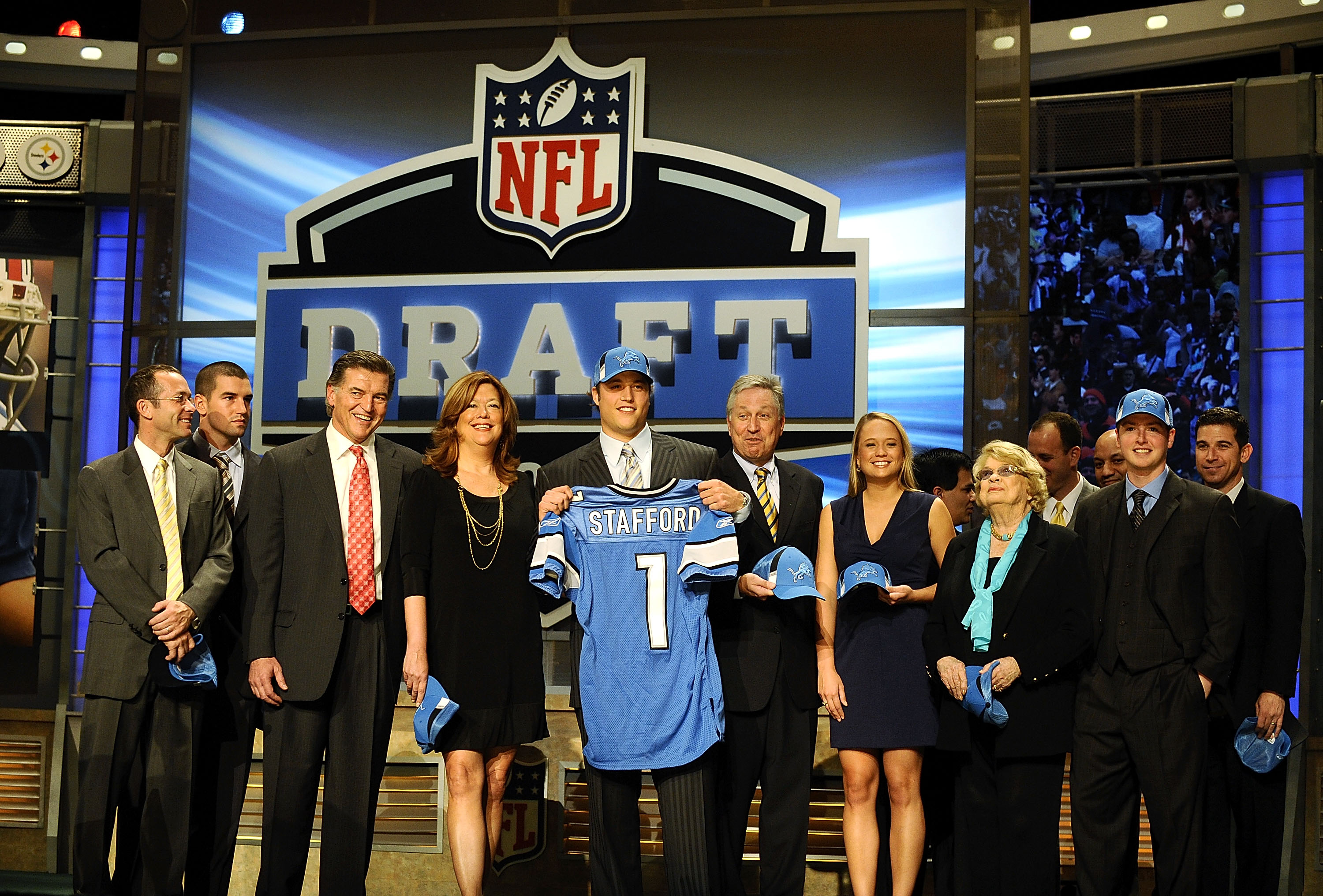 Bleacher Report - Check out the top 10 Detroit Lions draft picks of all  time! Note: These are the 10 best draft picks in franchise history,  regardless of where the player spent