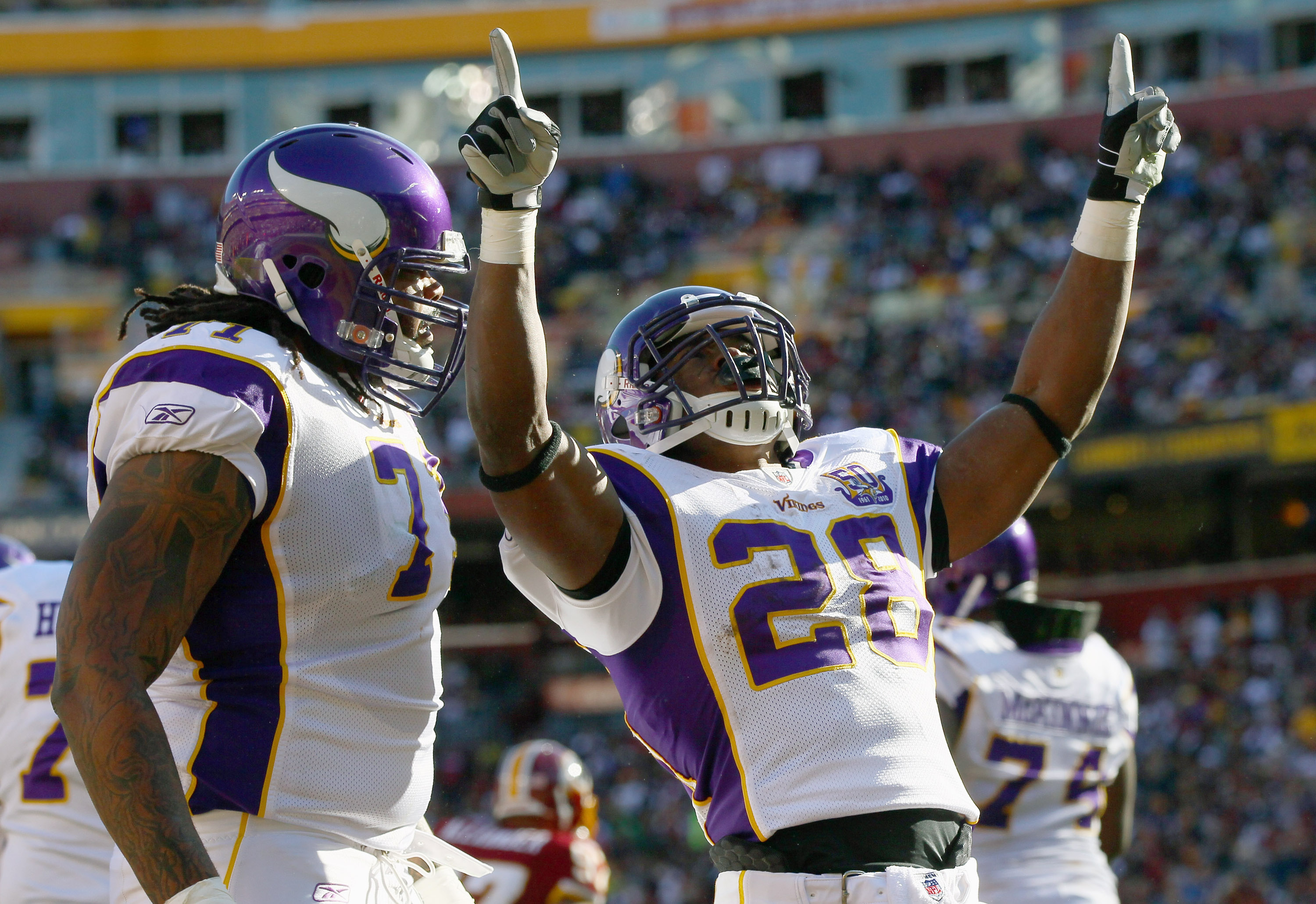 November 29, 2015: #28 Adrian Peterson of the Minnesota Vikings in