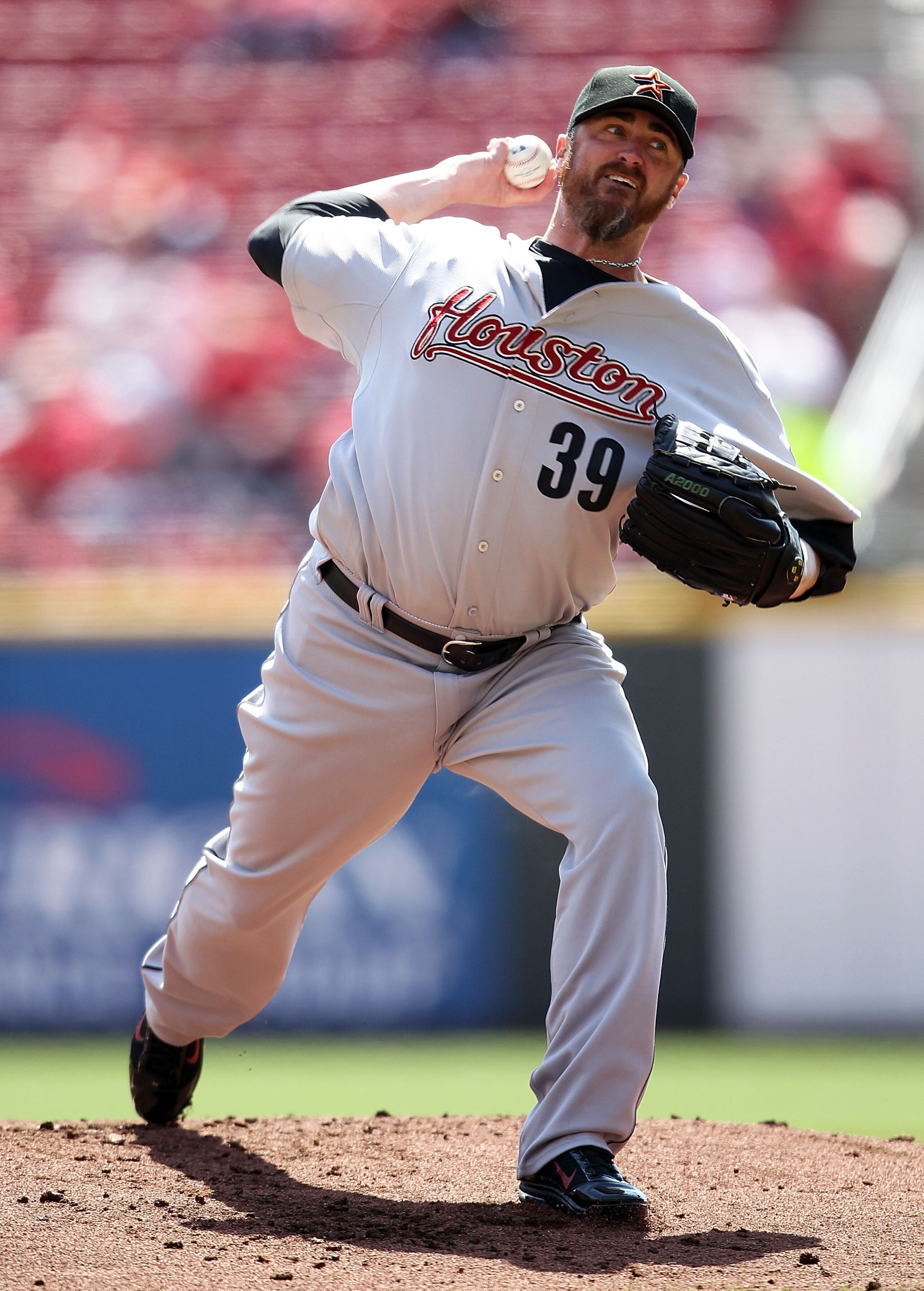 CINCINNATI, OH - APRIL 07: Brett Myers #39 of the Houston Astros throws a pitch during the game against the Cincinnati Reds at Great American Ball Park on April 7, 2011 in Cincinnati, Ohio. (Photo by Andy Lyons/Getty Images) CINCINNATI, OH - APRIL 07: Brett Myers #39 of the Houston Astros throws a pitch during the game against the Cincinnati Reds at Great American Ball Park on April 7, 2011 in Cincinnati, Ohio. (Photo by Andy Lyons/Getty Images)