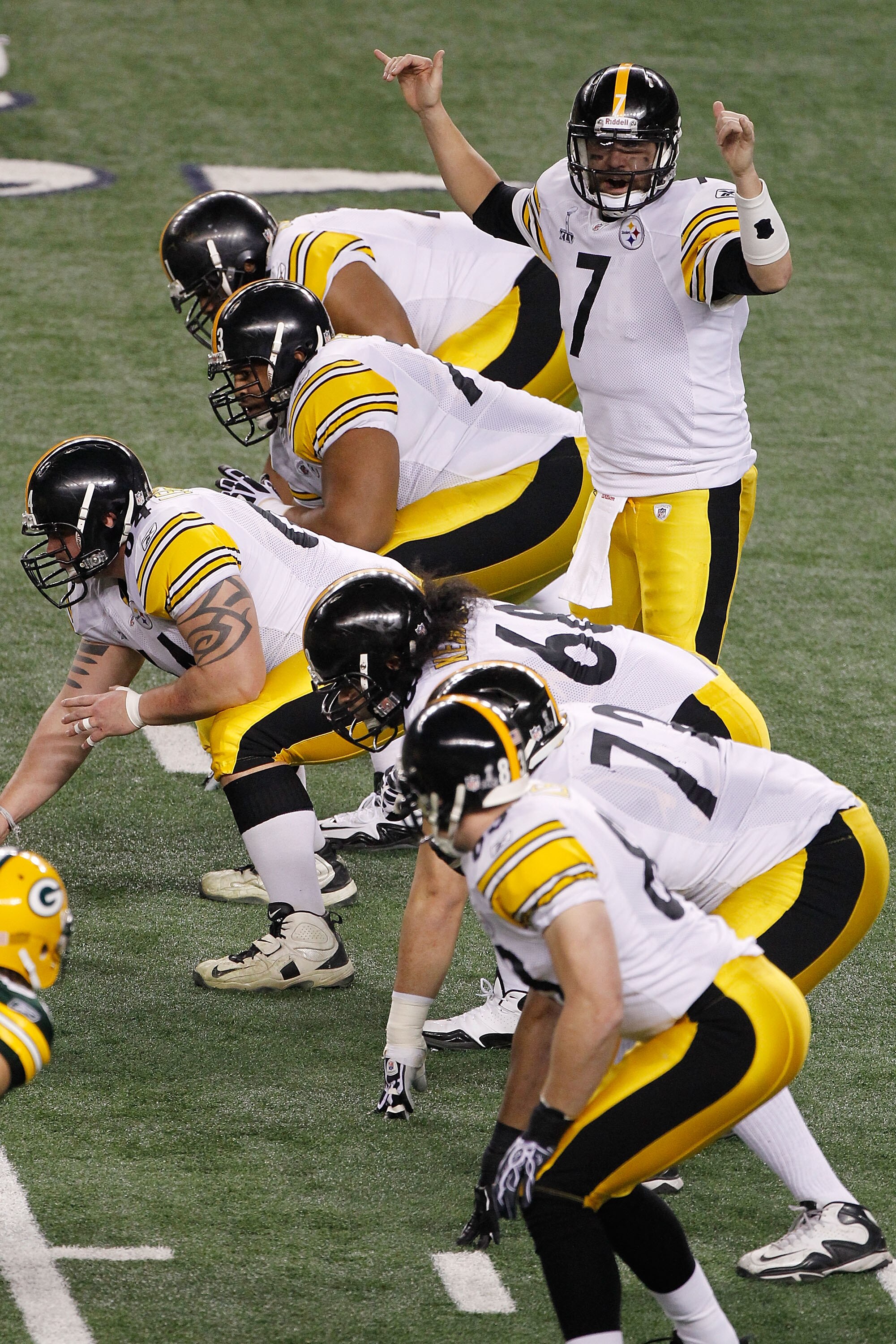 ARLINGTON, TX - FEBRUARY 06:  Ben Roethlisberger #7 of the Pittsburgh Steelers calls a play against the Green Bay Packers during Super Bowl XLV at Cowboys Stadium on February 6, 2011 in Arlington, Texas.  (Photo by Joe Robbins/Getty Images)