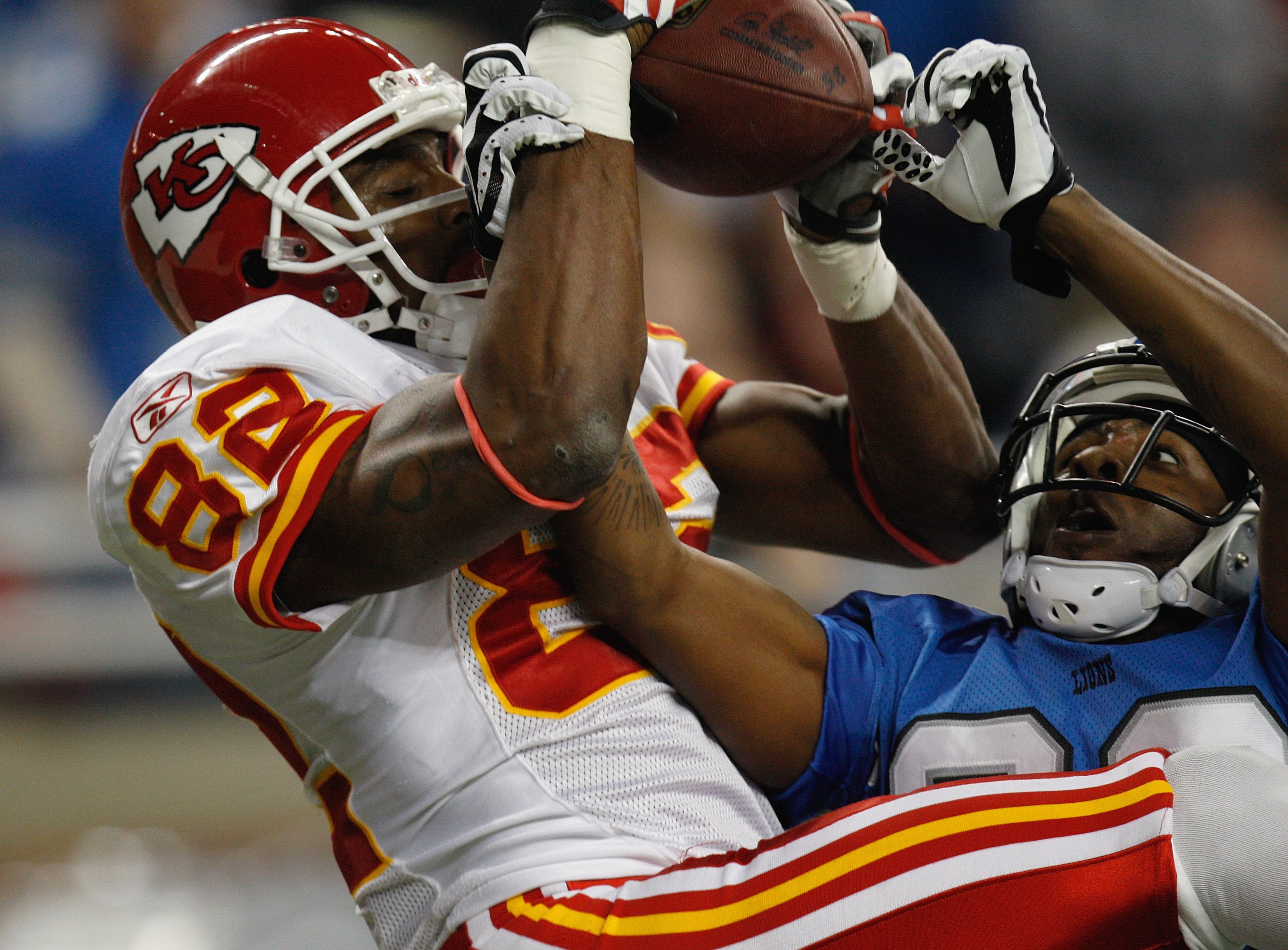 Kansas City Chiefs shock San Diego Chargers with 21-14 victory