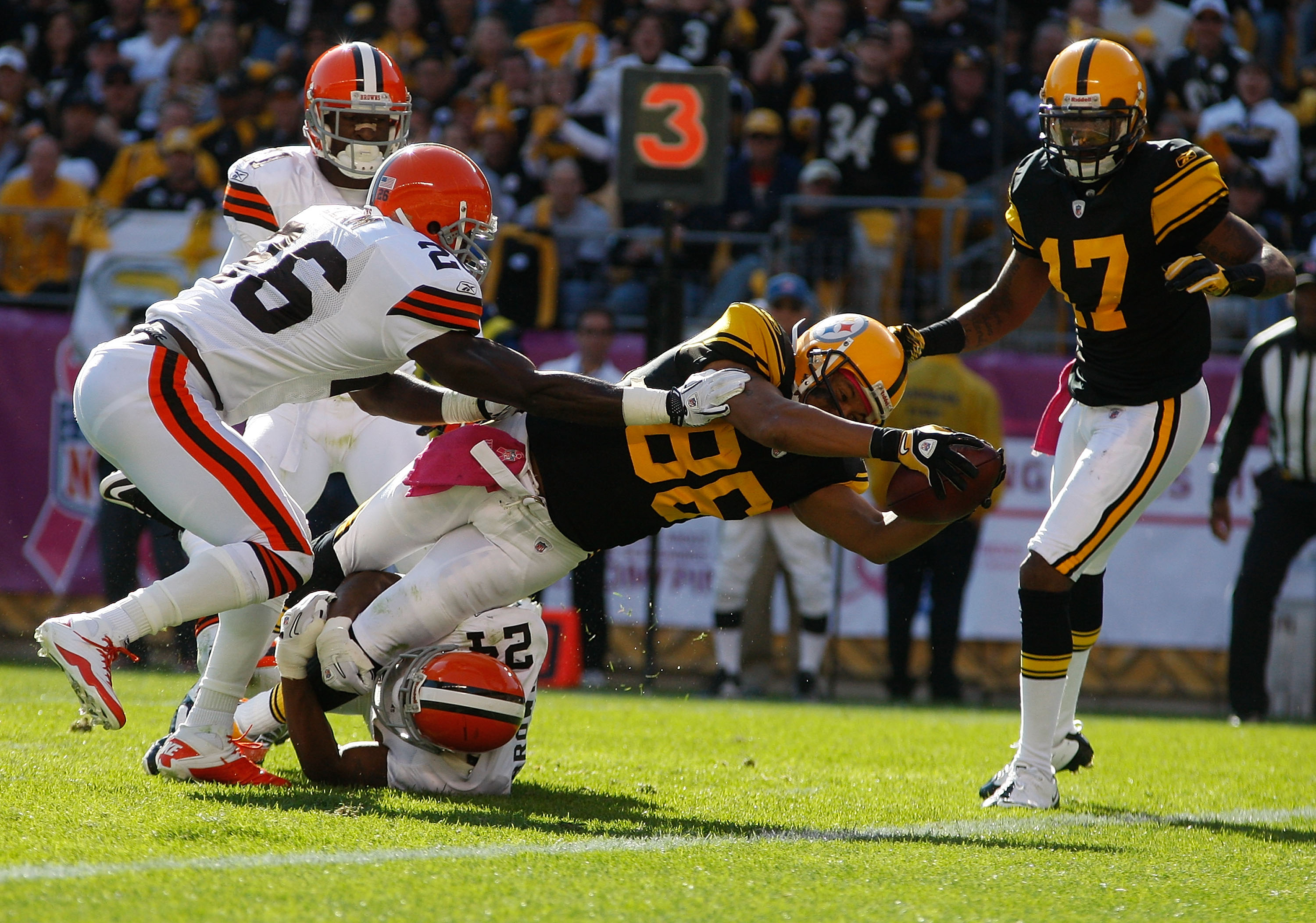 Steelers, Browns renew acquaintances