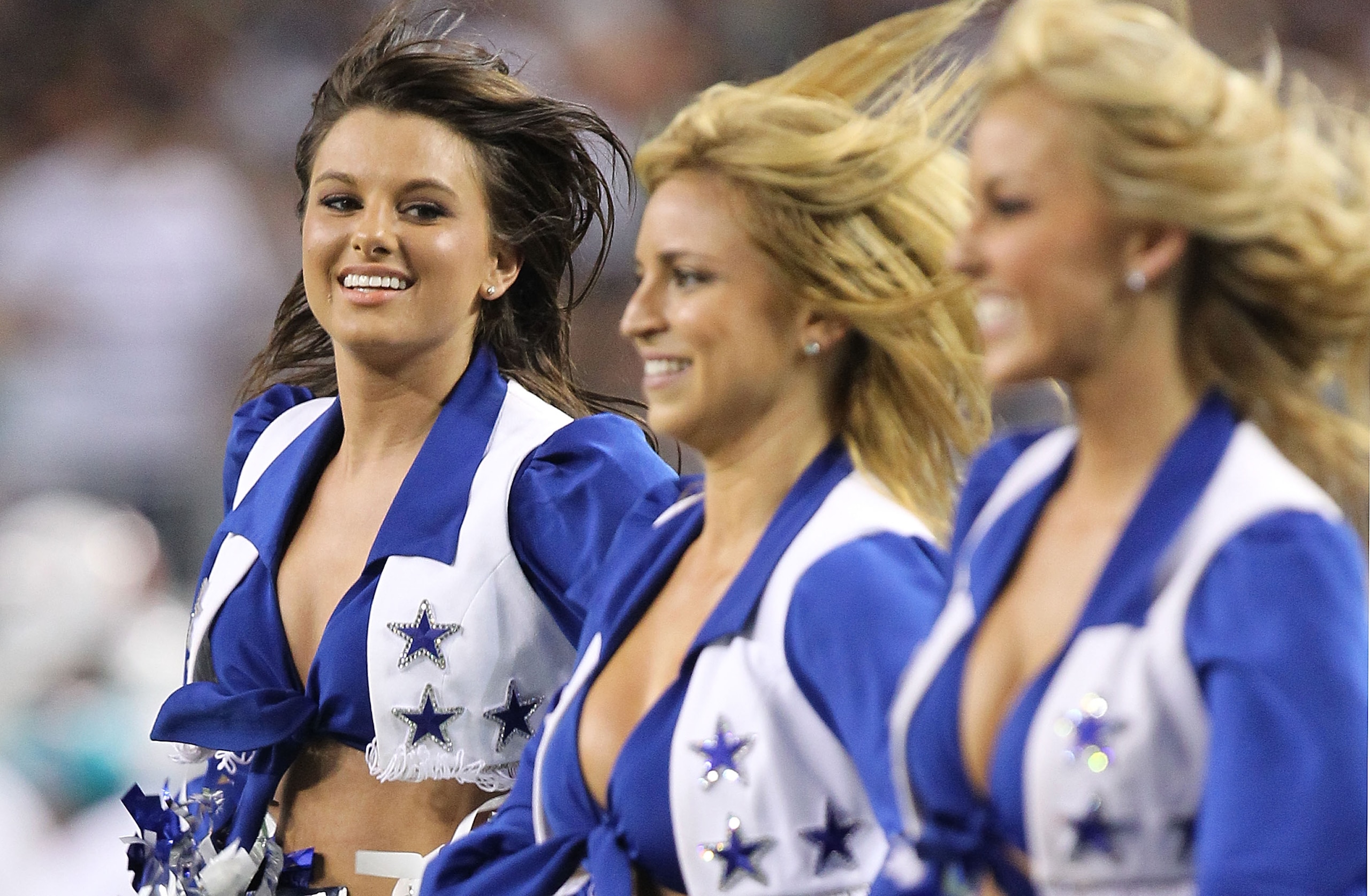 ARLINGTON, TX - SEPTEMBER 02:  A Dallas Cowboys cheerleader performs during a preseason game at Cowboys Stadium on September 2, 2010 in Arlington, Texas.  (Photo by Ronald Martinez/Getty Images)