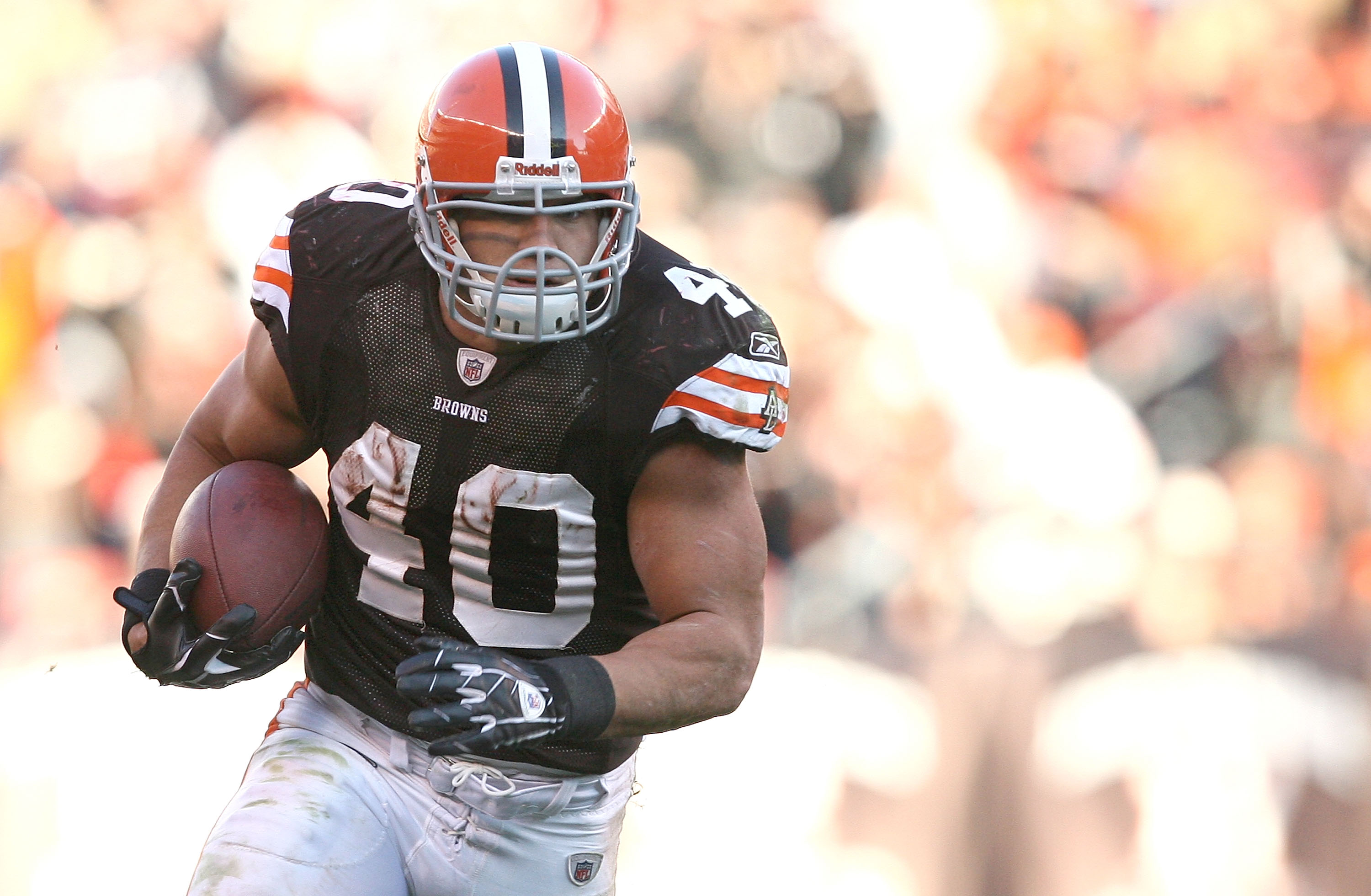 Jan. 2, 2011 - Cleveland, Ohio, U.S - Cleveland Browns running back Peyton  Hillis (40) prior to the game against the Pittsburgh Steelers played at Cleveland  Browns Stadium in Cleveland Ohio. (Credit