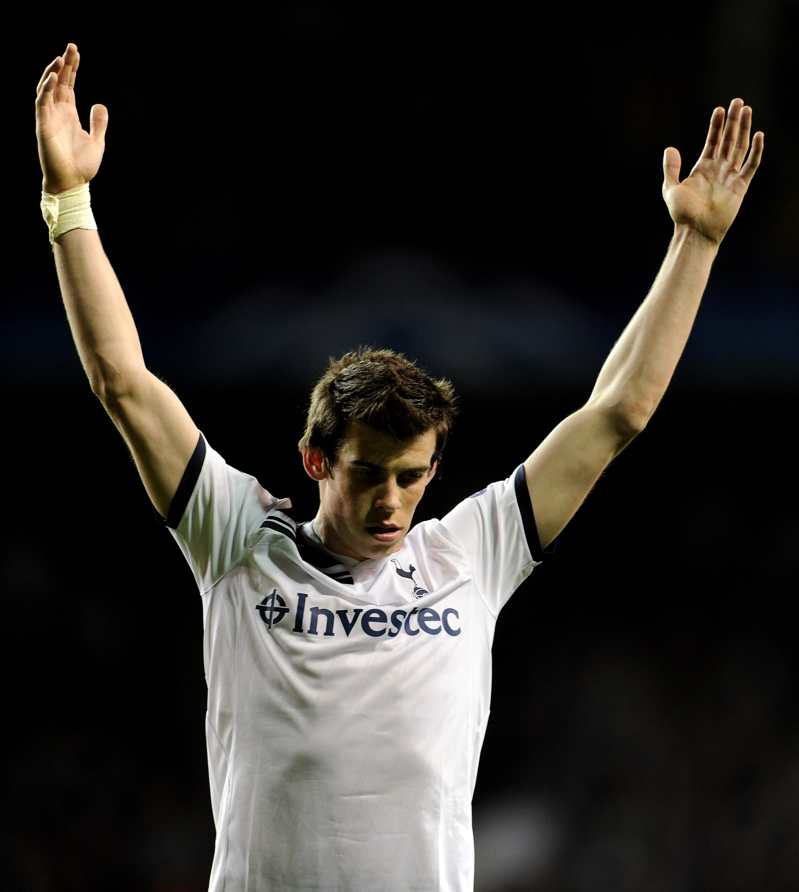 LONDON, ENGLAND - APRIL 13:  Gareth Bale of Spurs shows his dejection during the UEFA Champions League quarter final second leg match between Tottenham Hotspur and Real Madrid at White Hart Lane on April 13, 2011 in London, England.  (Photo by Jasper Juin