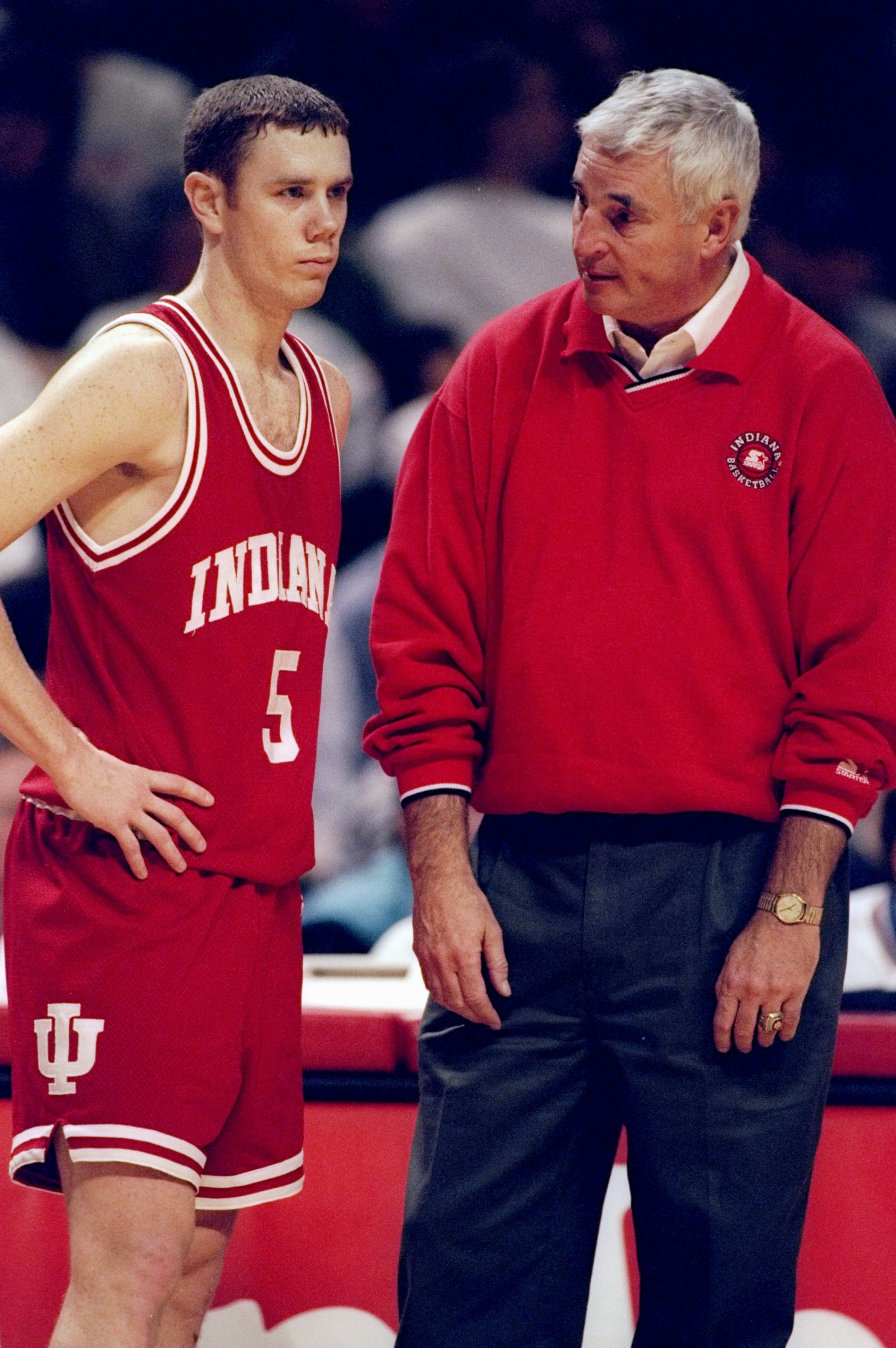 10 Dec 1996:  Indiana Hoosiers head coach Bob Knight confers with guard Neil Reed during a game against the DePaul Blue Demons at the United Center in Chicago, Illinois.  Indiana won the game, 74-57. Mandatory Credit: Jonathan Daniel  /Allsport