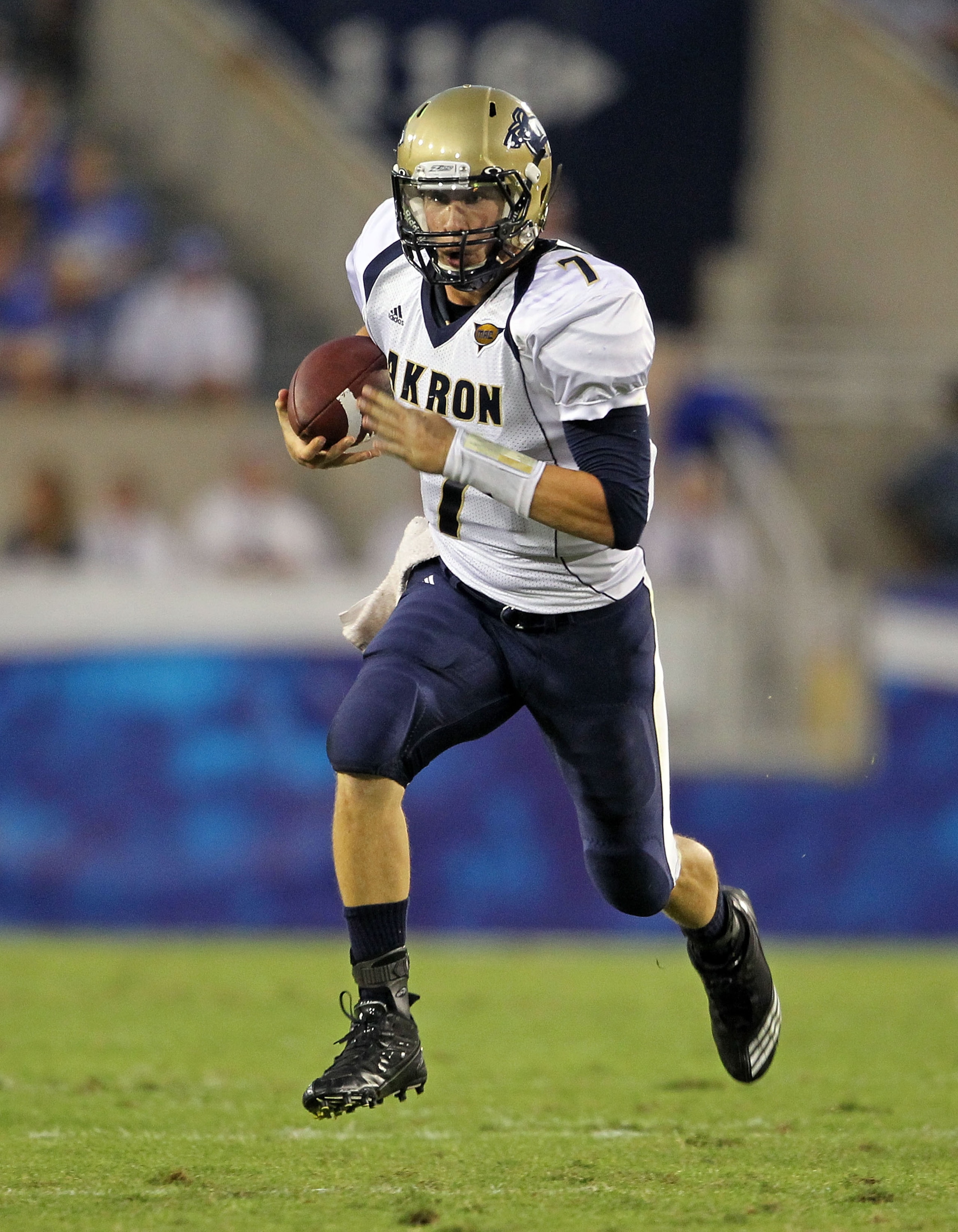 LEXINGTON, KY - SEPTEMBER 18: Patrick Nicely #7 of the Akron Zips runs with the ball during the game against the Kentucky Wildcats at Commonwealth Stadium on September 18, 2010 in Lexington, Kentucky. (Photo by Andy Lyons/Getty Images) LEXINGTON, KY - SEPTEMBER 18: Patrick Nicely #7 of the Akron Zips runs with the ball during the game against the Kentucky Wildcats at Commonwealth Stadium on September 18, 2010 in Lexington, Kentucky. (Photo by Andy Lyons/Getty Images)