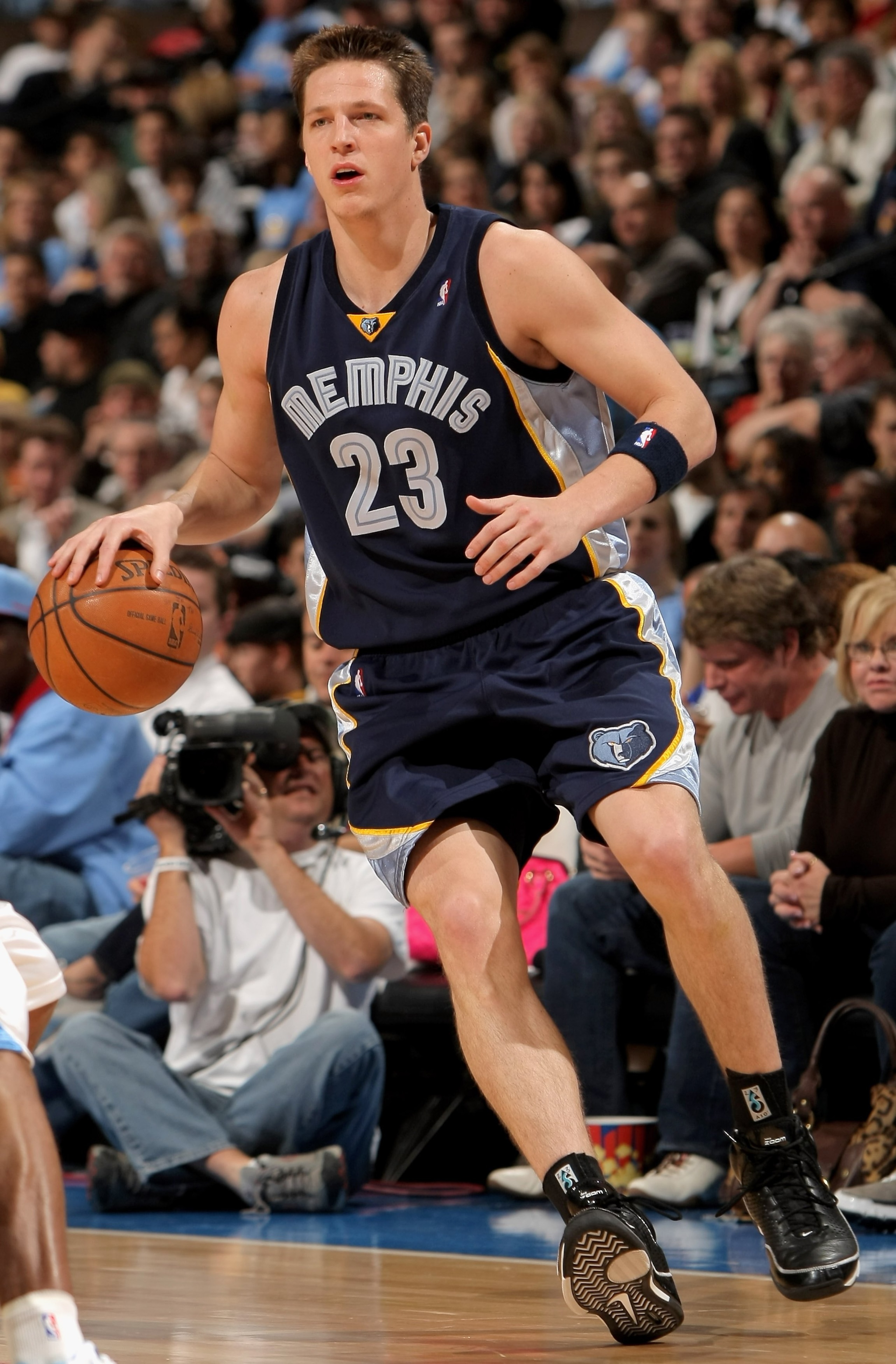 DENVER - APRIL 16:  Casey Jacobsen #23 of the Memphis Grizzlies in action against the Denver Nuggets at the Pepsi Center on April 16, 2008 in Denver, Colorado. The Nuggets defeated the Grizzlies 120-111. NOTE TO USER: User expressly acknowledges and agree