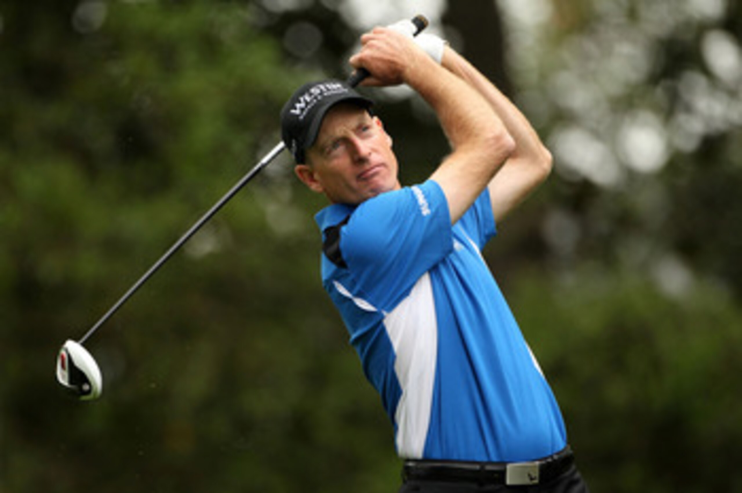 AUGUSTA, GA - APRIL 08:  Jim Furyk watches a tee shot on the second hole during the second round of the 2011 Masters Tournament at Augusta National Golf Club on April 8, 2011 in Augusta, Georgia.  (Photo by Andrew Redington/Getty Images)