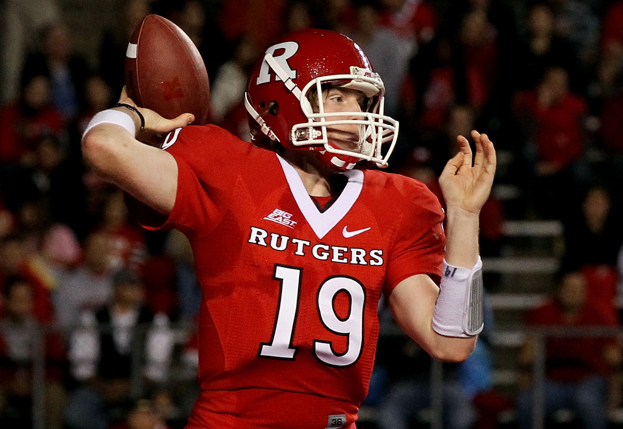 PISCATAWAY, NJ - OCTOBER 08: Chas Dodd #19 of the Rutgers Scarlet Knights throws a pass against the Connecticut Huskies at Rutgers Stadium on October 8, 2010 in Piscataway, New Jersey. (Photo by Jim McIsaac/Getty Images) PISCATAWAY, NJ - OCTOBER 08: Chas Dodd #19 of the Rutgers Scarlet Knights throws a pass against the Connecticut Huskies at Rutgers Stadium on October 8, 2010 in Piscataway, New Jersey. (Photo by Jim McIsaac/Getty Images)