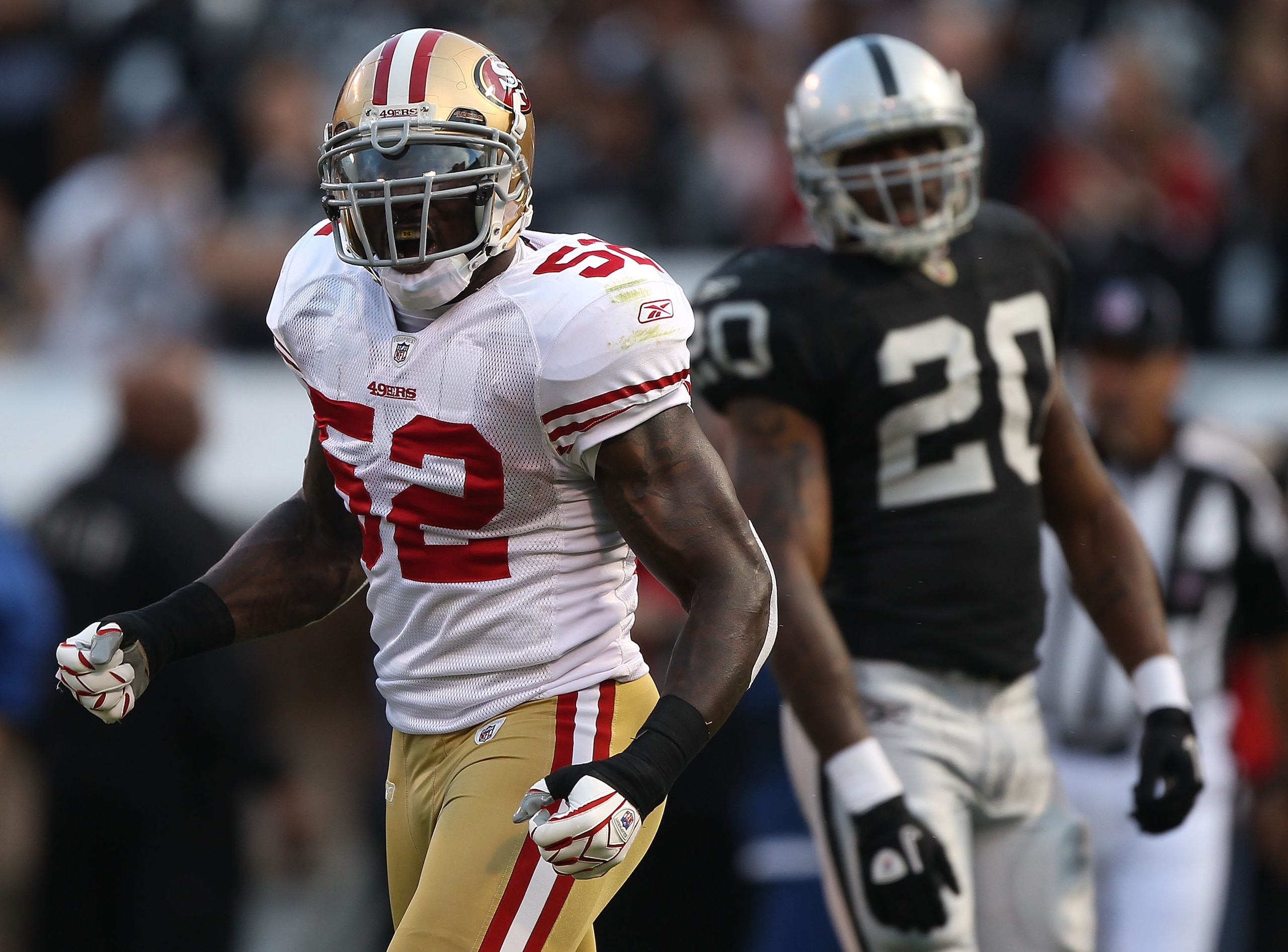 OAKLAND, CA - AUGUST 28: Patrick Willis #52 of the San Francisco 49ers celebrates after stopping Darren McFadden #20 of the Oakland Raiders for a loss during an NFL preseason game at Oakland-Alameda County Coliseum on August 28, 2010 in Oakland, Californi OAKLAND, CA - AUGUST 28: Patrick Willis #52 of the San Francisco 49ers celebrates after stopping Darren McFadden #20 of the Oakland Raiders for a loss during an NFL preseason game at Oakland-Alameda County Coliseum on August 28, 2010 in Oakland, Californi