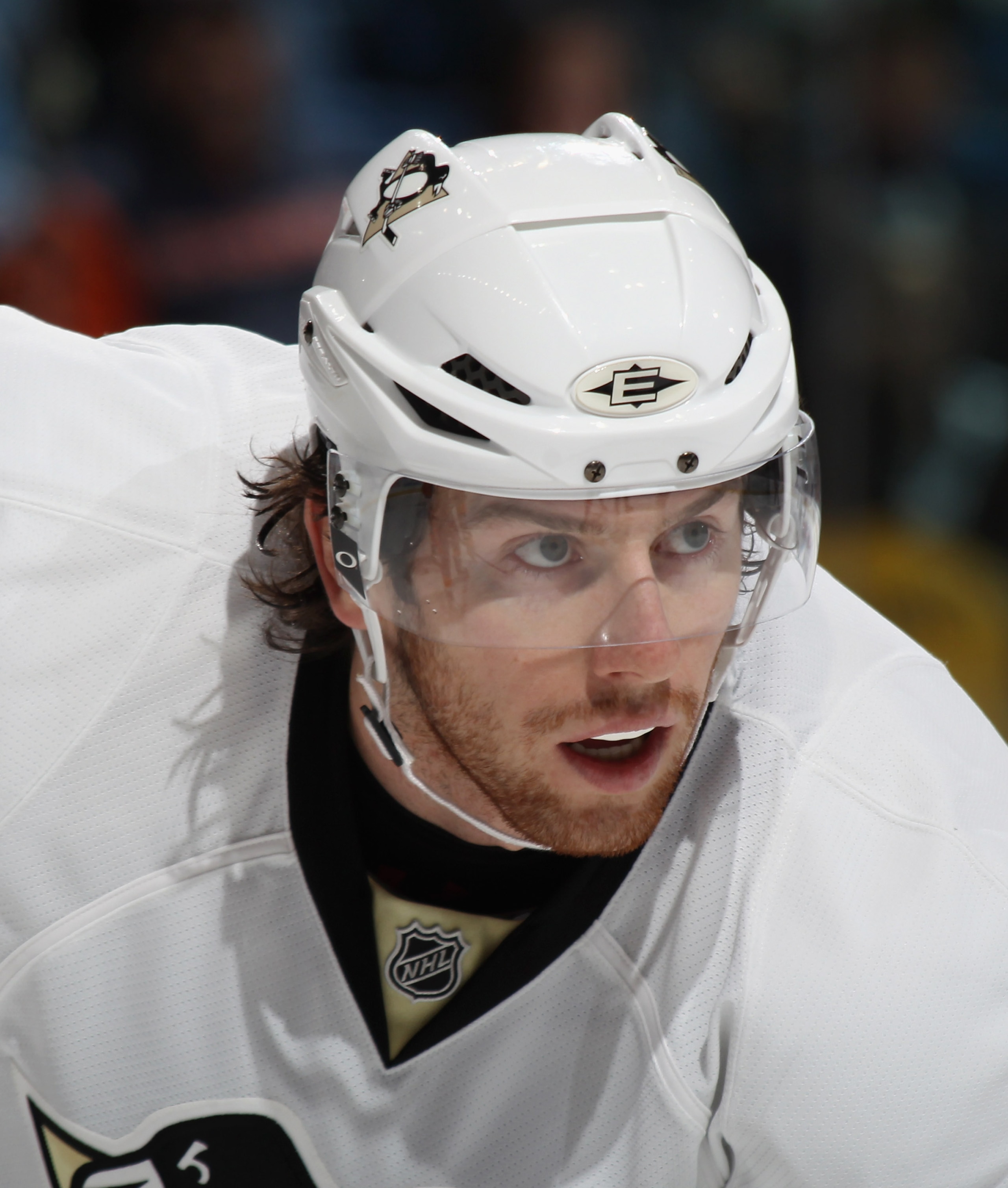 UNIONDALE, NY - APRIL 08: James Neal #18 of the Pittsburgh Penguins skates against the New York Islanders at the Nassau Coliseum on April 8, 2011 in Uniondale, New York. (Photo by Bruce Bennett/Getty Images) UNIONDALE, NY - APRIL 08: James Neal #18 of the Pittsburgh Penguins skates against the New York Islanders at the Nassau Coliseum on April 8, 2011 in Uniondale, New York. (Photo by Bruce Bennett/Getty Images)