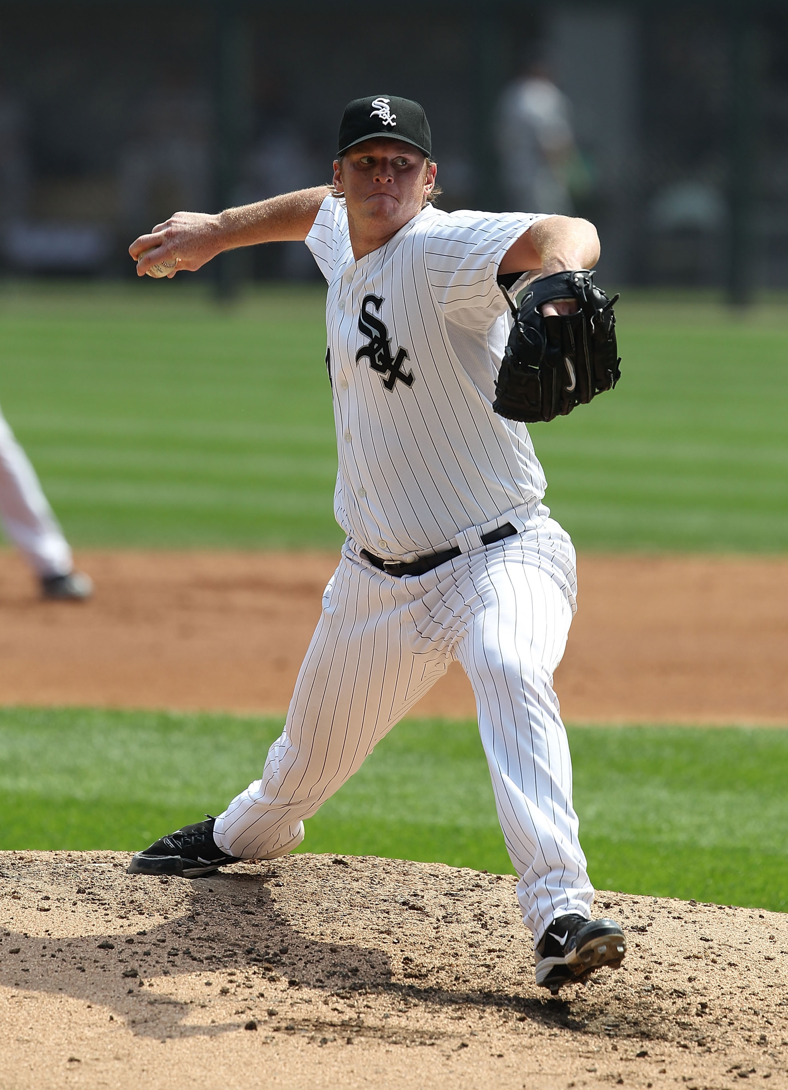 CHICAGO - AUGUST 29: Starting pitcher Gavin Floyd #3 of the Chicago White Sox pitches against the New York Yankees at U.S. Cellular Field on August 29, 2010 in Chicago, Illinois. The Yankees defeated the White Sox 2-1. (Photo by Jonathan Daniel/Getty Im CHICAGO - AUGUST 29: Starting pitcher Gavin Floyd #3 of the Chicago White Sox pitches against the New York Yankees at U.S. Cellular Field on August 29, 2010 in Chicago, Illinois. The Yankees defeated the White Sox 2-1. (Photo by Jonathan Daniel/Getty Im