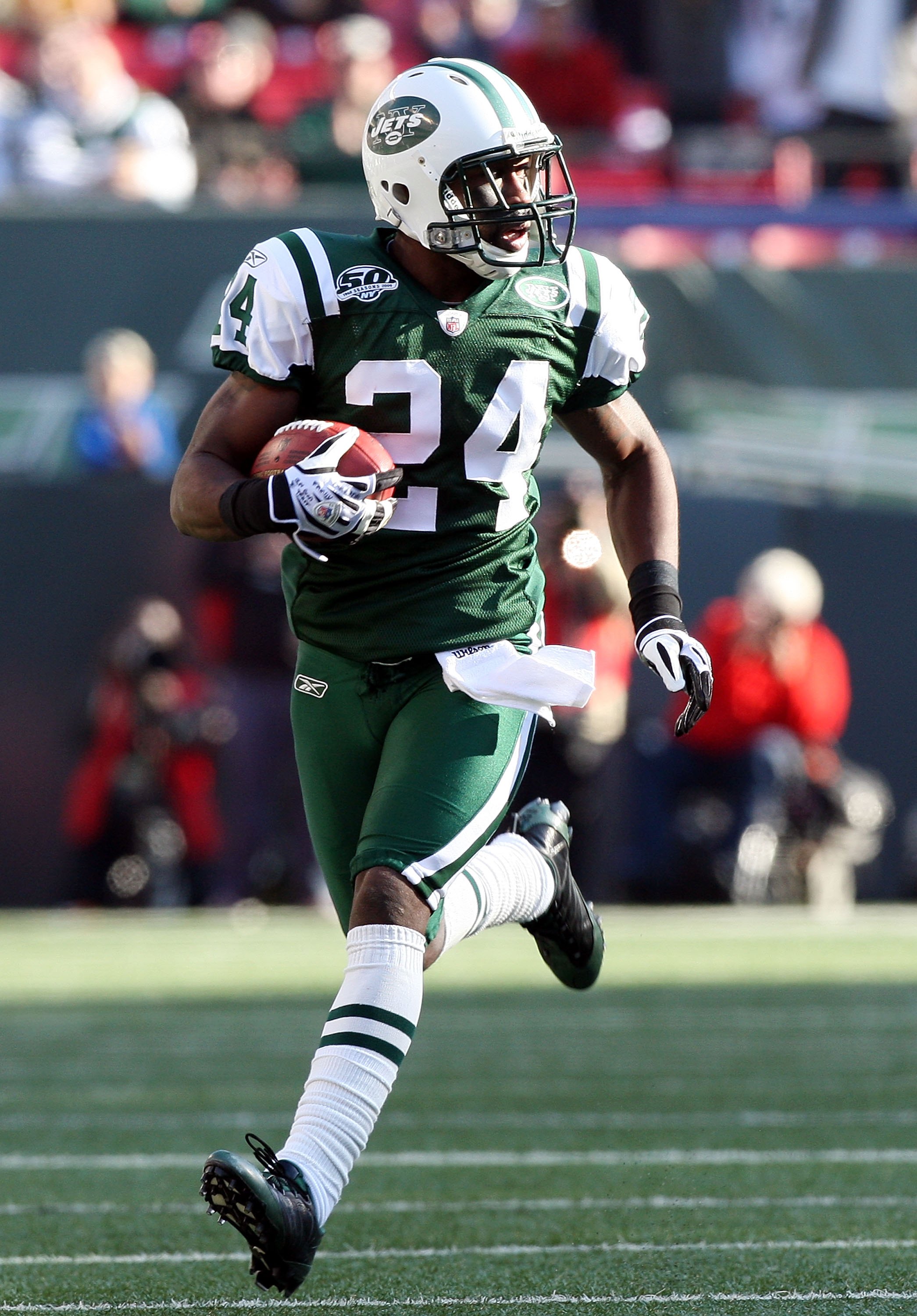 Revis signs with Jets after long holdout – The Denver Post