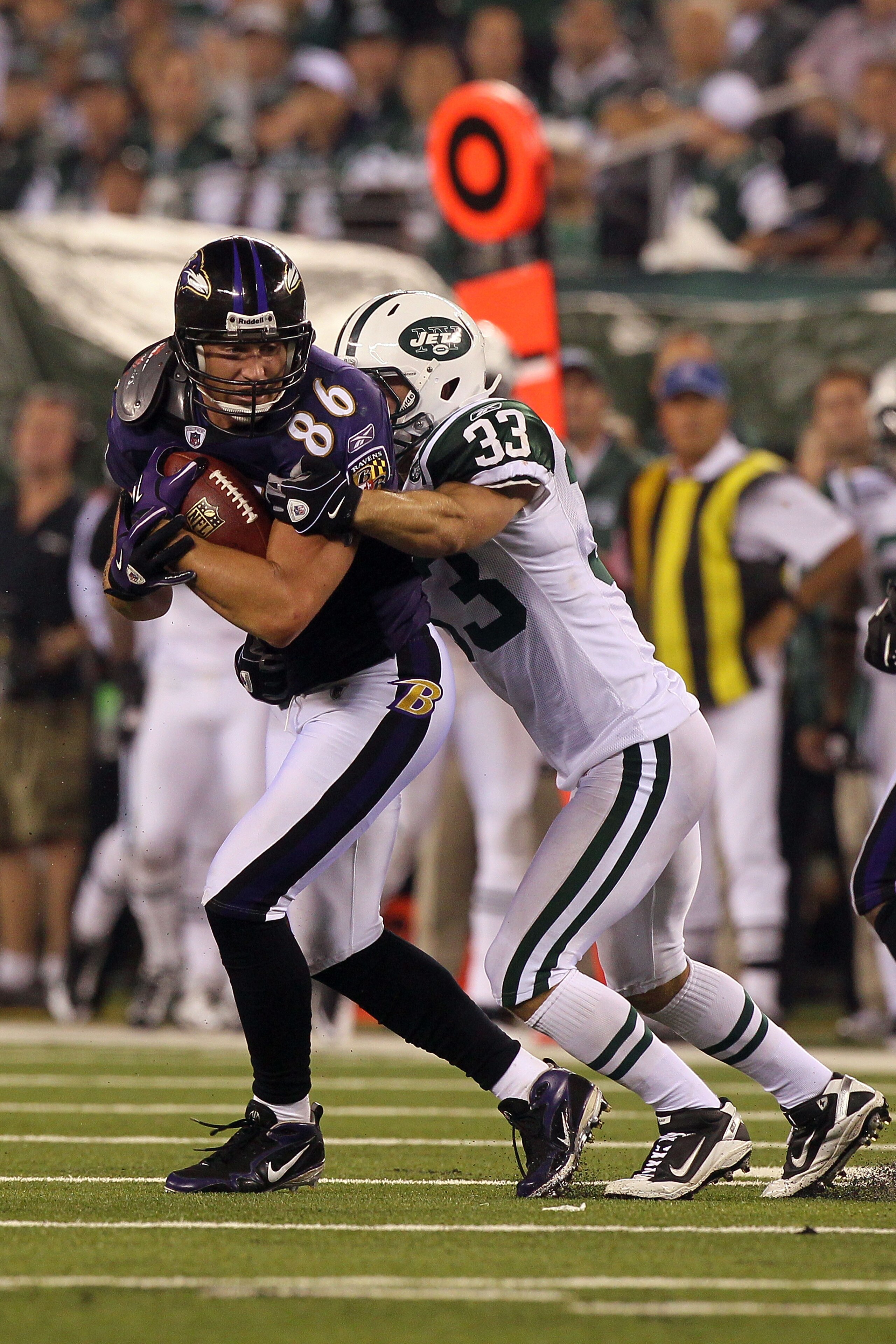 EAST RUTHERFORD, NJ - SEPTEMBER 13:  Todd Heap #86 of the Baltimore Ravens in action against the New York Jets during their home opener at the New Meadowlands Stadium on September 13, 2010 in East Rutherford, New Jersey.  (Photo by Jim McIsaac/Getty Image