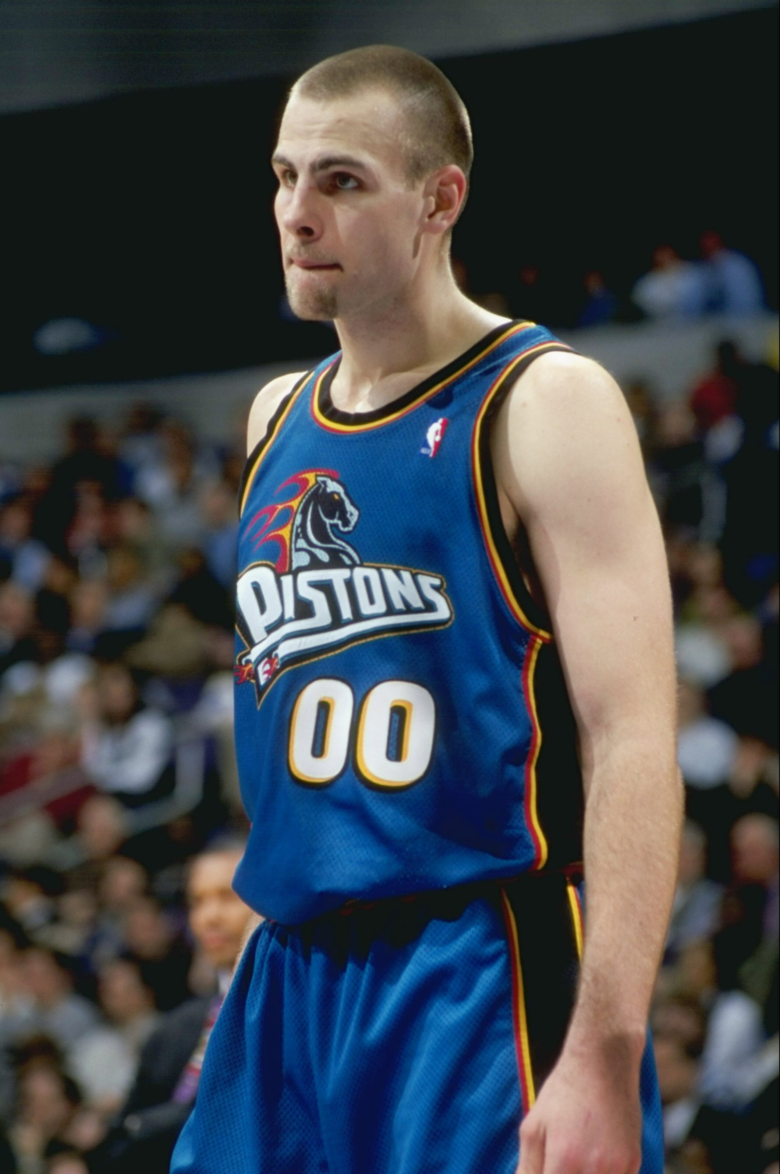 10 Mar 1999:  Eric Montross #00 of the Detroit Pistons looking on during the game against the Washington Wizards at the MCI Center in Washington, D.C. The Wizards defeated the Pistons 97-87.   Mandatory Credit: Doug Pensinger  /Allsport