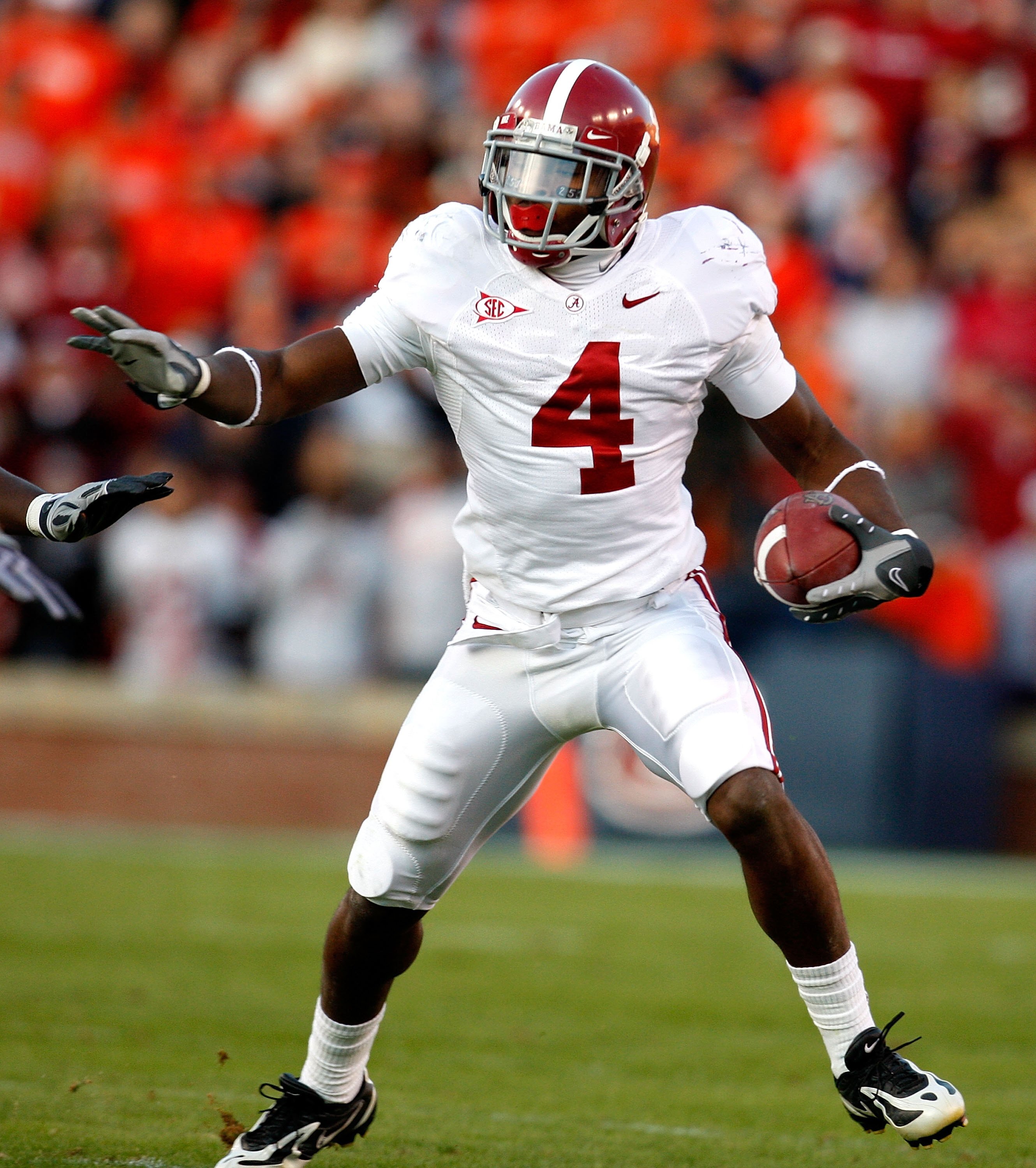 AUBURN, AL - NOVEMBER 27:  Mark Barron #4 of the Alabama Crimson Tide against the Auburn Tigers at Jordan-Hare Stadium on November 27, 2009 in Auburn, Alabama.  (Photo by Kevin C. Cox/Getty Images)