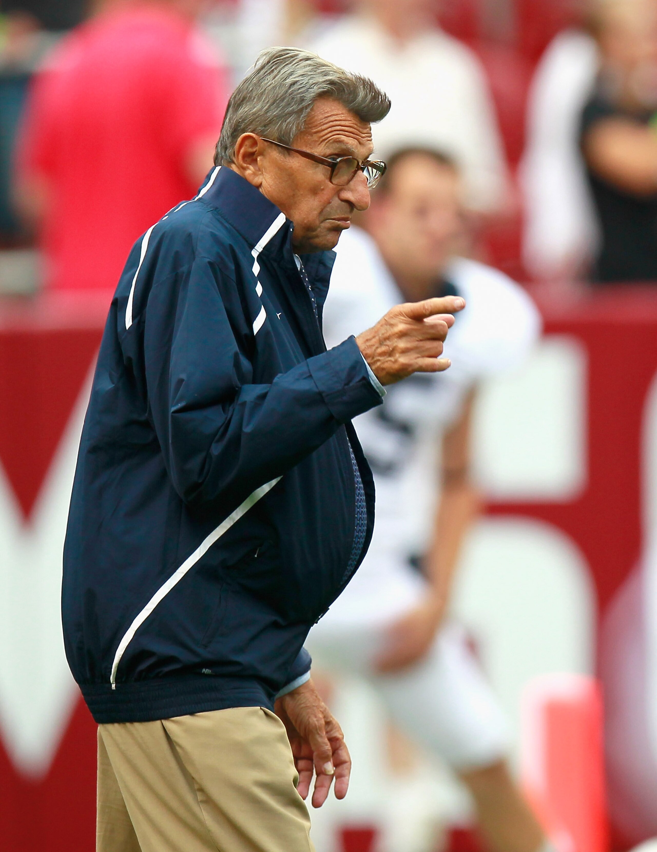 TUSCALOOSA, AL - SEPTEMBER 11:  Head coach Joe Paterno of the Penn State Nittany Lions during warmups before facing the Alabama Crimson Tide at Bryant-Denny Stadium on September 11, 2010 in Tuscaloosa, Alabama.  (Photo by Kevin C. Cox/Getty Images)