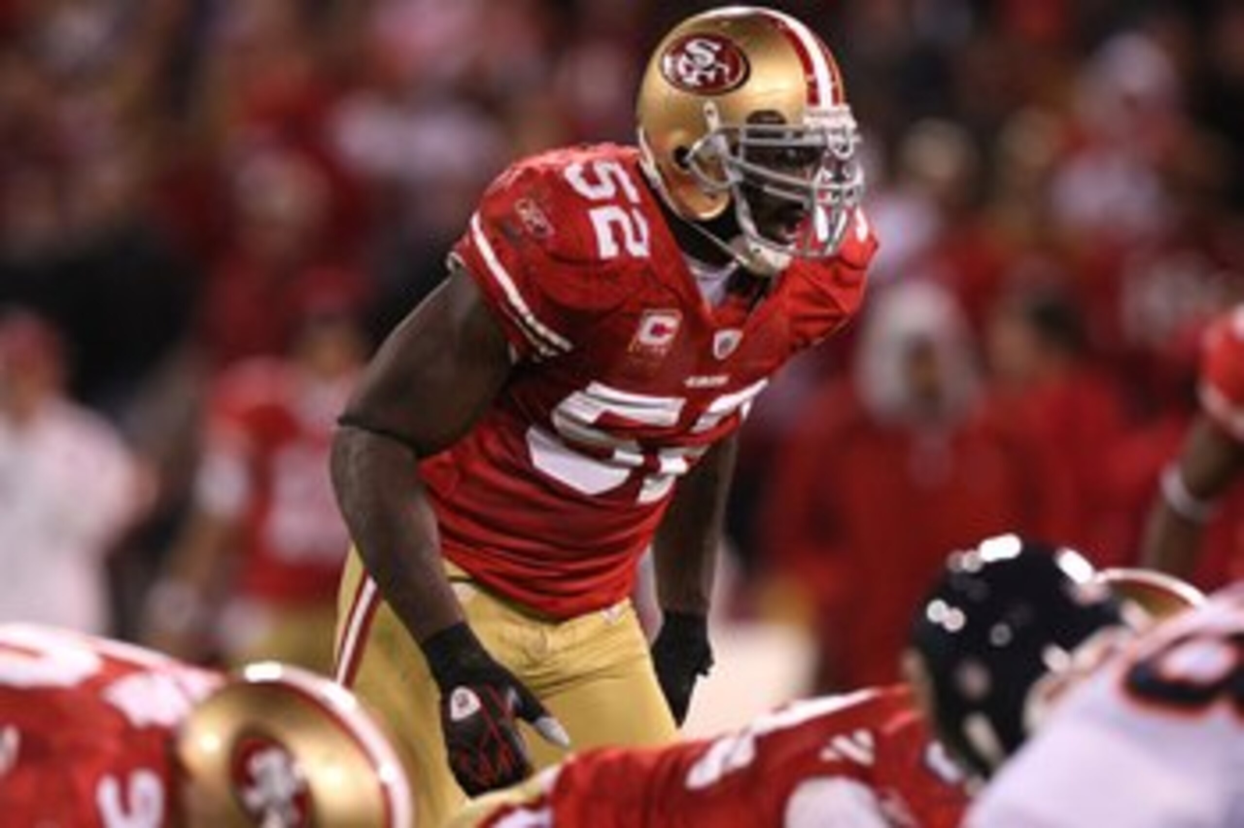 SAN FRANCISCO - NOVEMBER 12:  Patrick Willis #52 of the San Francisco 49ers in action against the Chicago Bears at Candlestick Park on November 12, 2009 in San Francisco, California.  (Photo by Jed Jacobsohn/Getty Images)
