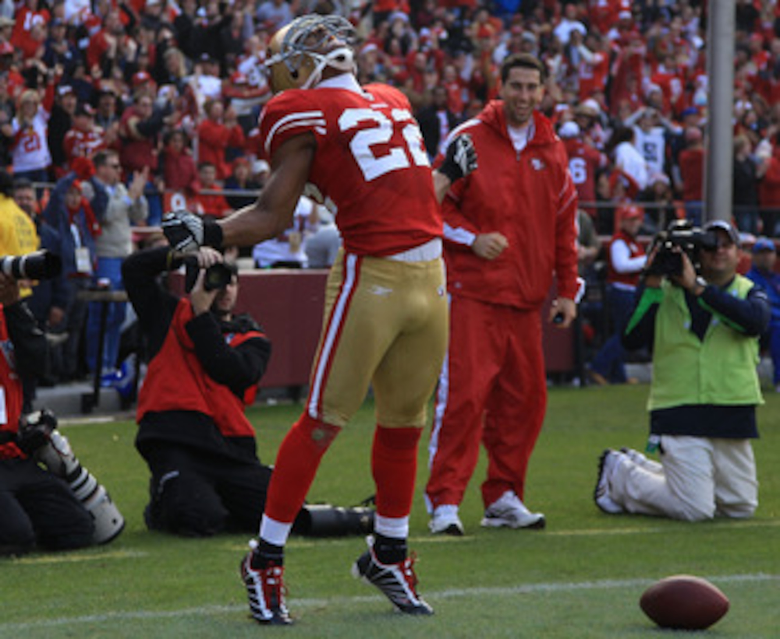 SAN FRANCISCO - DECEMBER 12:  Nate Clements #22 of the San Francisco 49ers celebrates after an interception against the Seattle Seahawks during an NFL game at Candlestick Park on December 12, 2010 in San Francisco, California.(Photo by Jed Jacobsohn/Getty