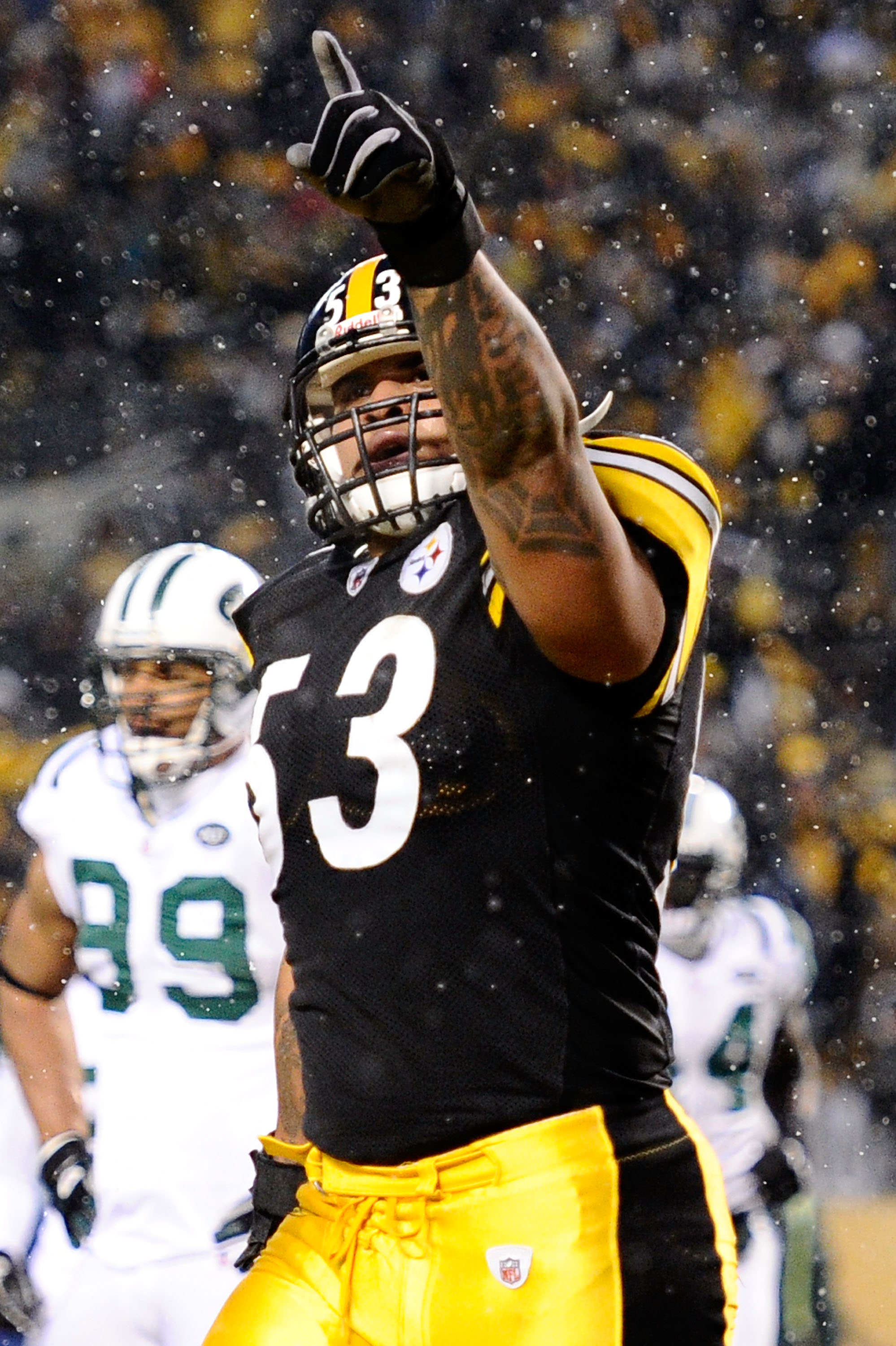 PITTSBURGH - DECEMBER 19:  #53 Maurkice Pouncey reacts during the game against the New York Jets at Heinz Field on December 19, 2010 in Pittsburgh, Pennsylvania.  (Photo by Karl Walter/Getty Images)
