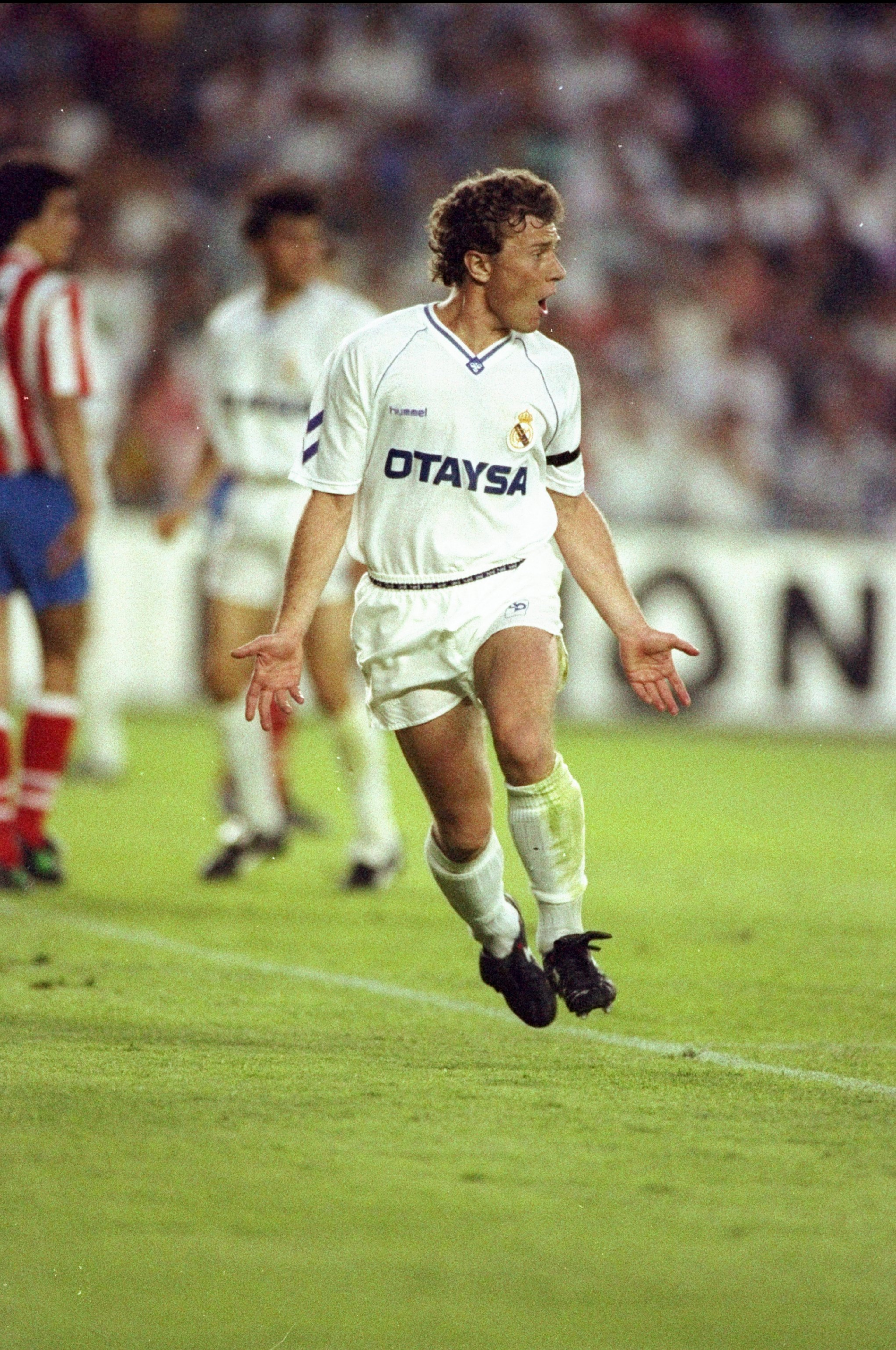 1992: Emilio Butragueno of Real Madrid in action during a Spanish Division One match against Athletico Madrid at the Bernabeu Stadium in Madrid, Spain. \ Mandatory Credit: Allsport UK /Allsport 1992: Emilio Butragueno of Real Madrid in action during a Spanish Division One match against Athletico Madrid at the Bernabeu Stadium in Madrid, Spain. \ Mandatory Credit: Allsport UK /Allsport