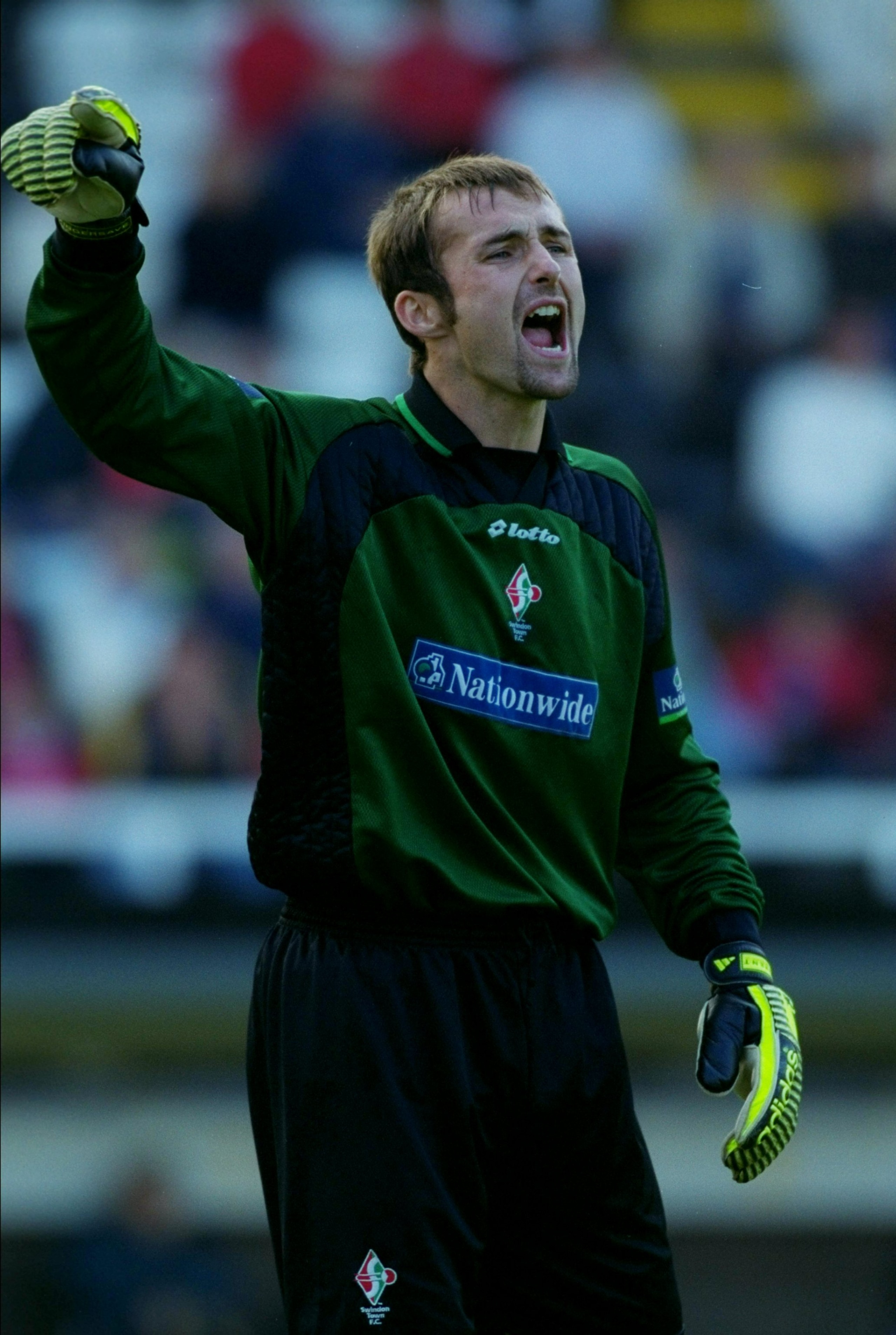 16 Oct 1999:  Jimmy Glass in goal for Swindon Town against Fulham during the Nationwide Division One match at Craven Cottage in London. Fulham won 1-0. \ Pic: Gary Palmer \ Mandatory Credit: Allsport UK /Allsport
